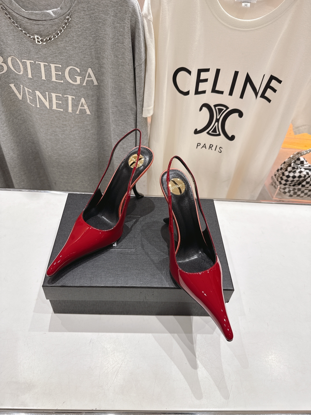 高版本出厂
「SAINT LAUREN*」圣罗兰ysl 25/春夏全新走秀高跟鞋·全新鞋型配上圣罗兰标志