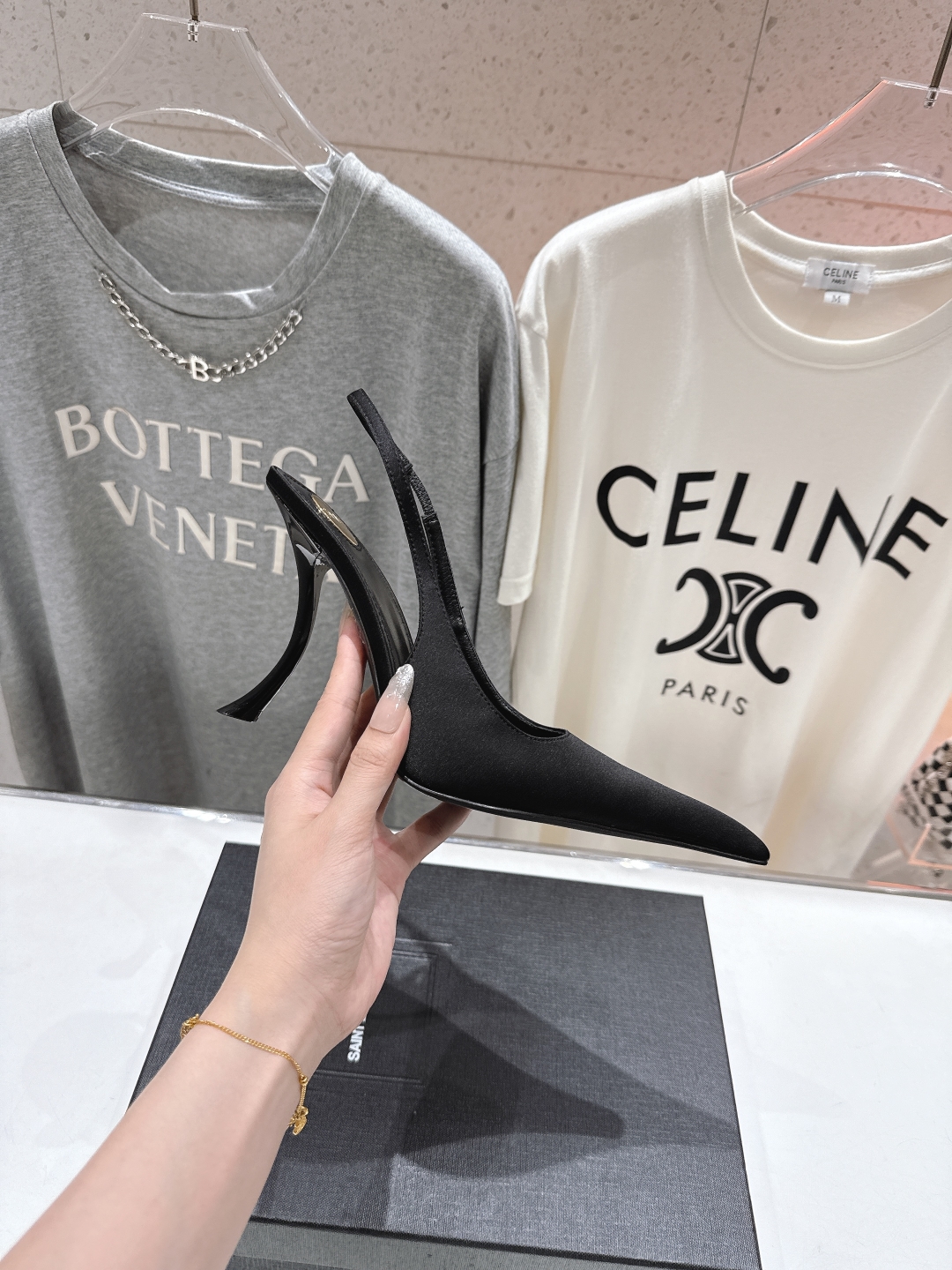 高版本出厂
「SAINT LAUREN*」圣罗兰ysl 25/春夏全新走秀高跟鞋·全新鞋型配上圣罗兰标志