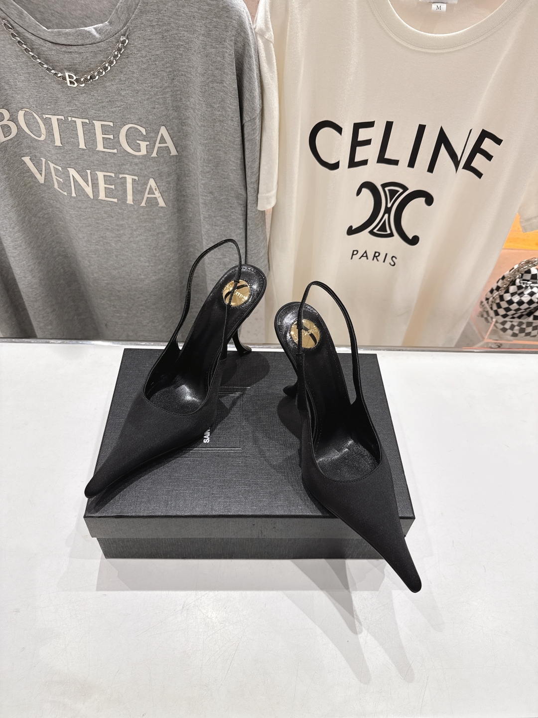 高版本出厂
「SAINT LAUREN*」圣罗兰ysl 25/春夏全新走秀高跟鞋·全新鞋型配上圣罗兰标志