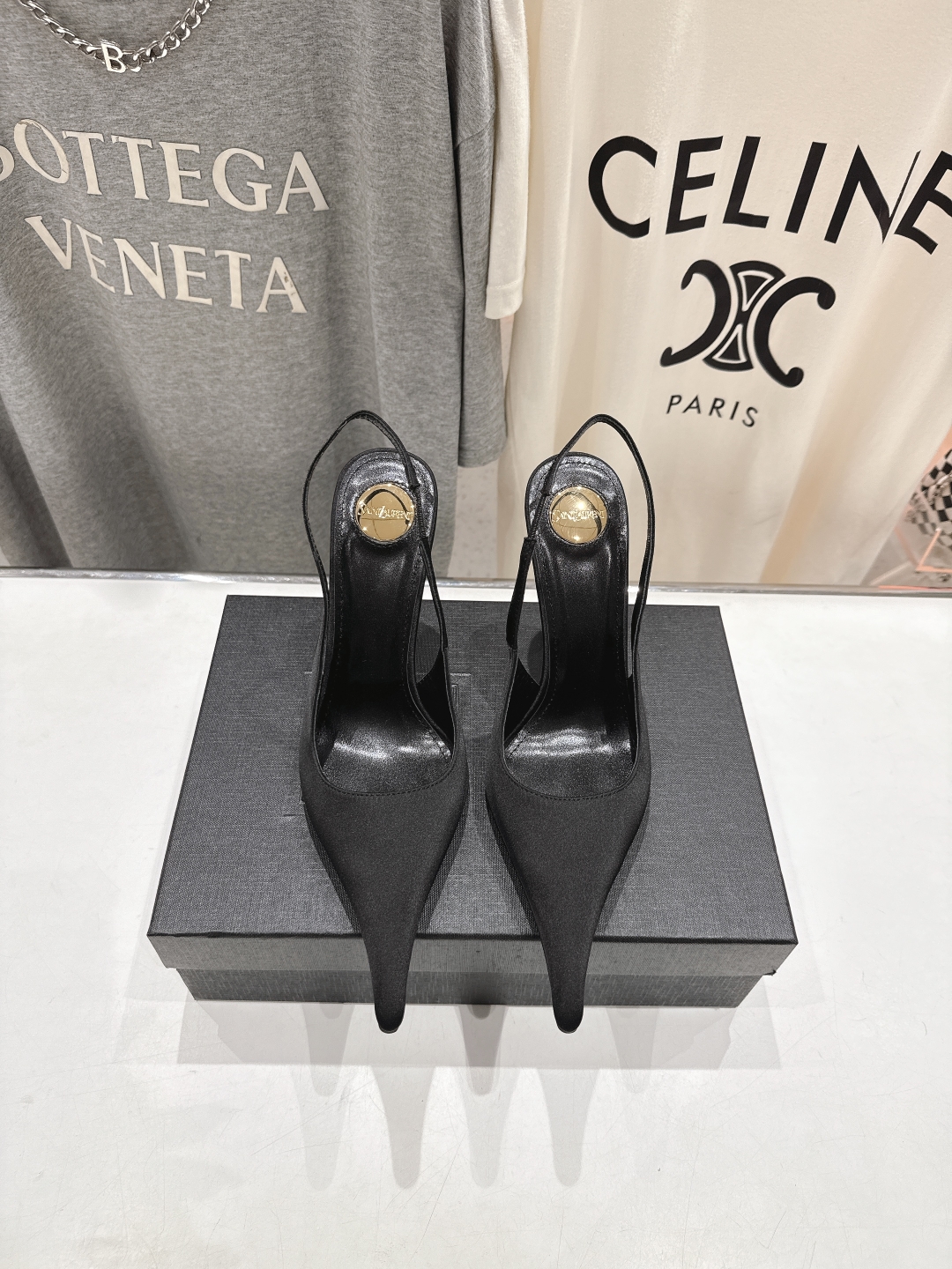 高版本出厂
「SAINT LAUREN*」圣罗兰ysl 25/春夏全新走秀高跟鞋·全新鞋型配上圣罗兰标志