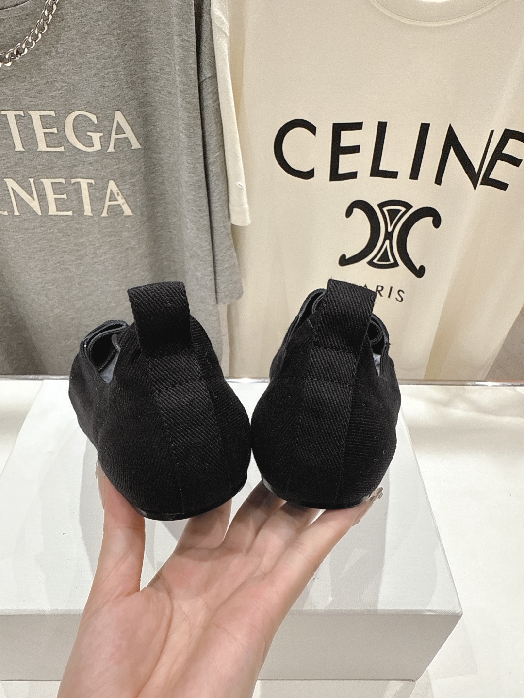 高版本出厂
 小众潮物❤️Toteme 2025ss新款单鞋！正品购入打版开发.#.版型绝美～
不挑任何