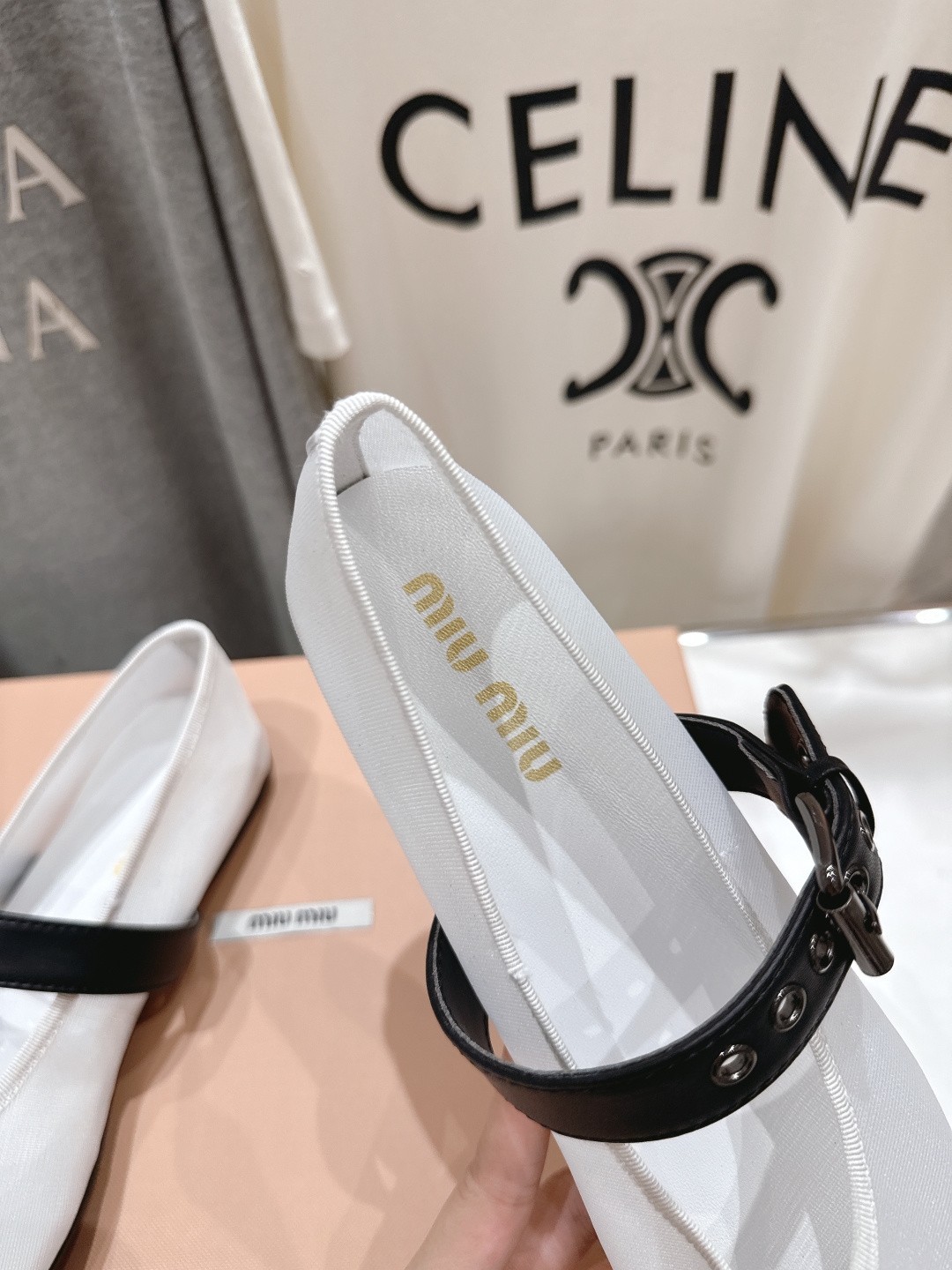 高版本出厂 
  MiuMiu/缪缪25ss新款一脚蹬懒人鞋玛丽珍网面芭蕾舞鞋·平底单鞋
官方春夏走秀新
