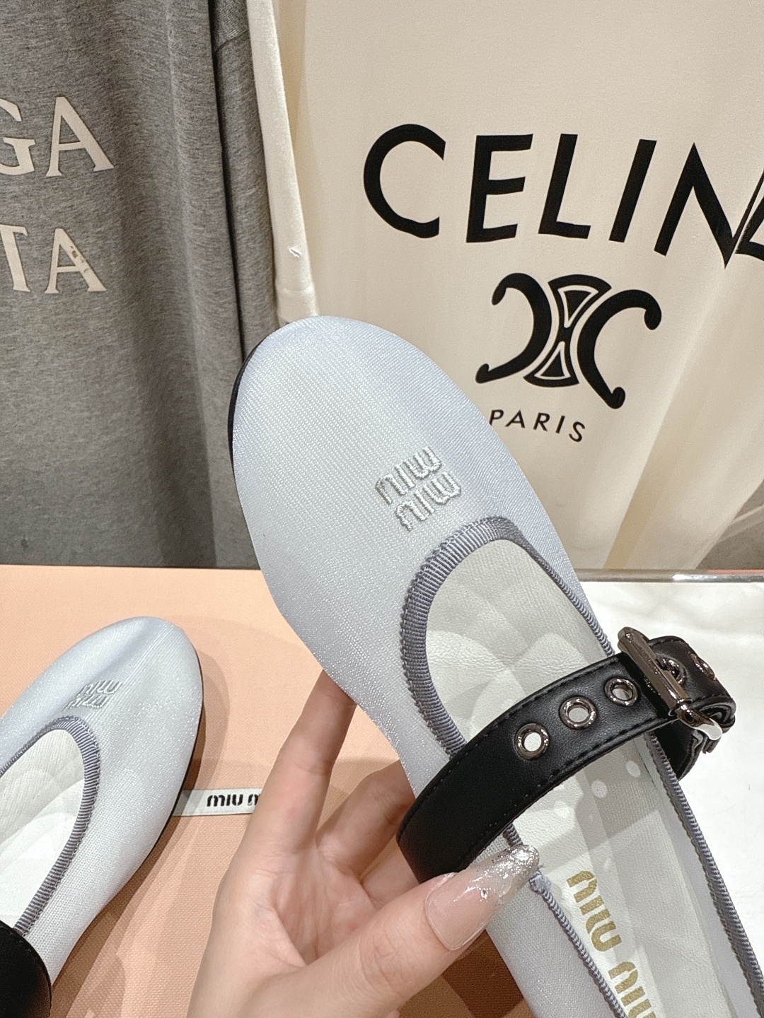 高版本出厂 
  MiuMiu/缪缪25ss新款一脚蹬懒人鞋玛丽珍网面芭蕾舞鞋·平底单鞋
官方春夏走秀新