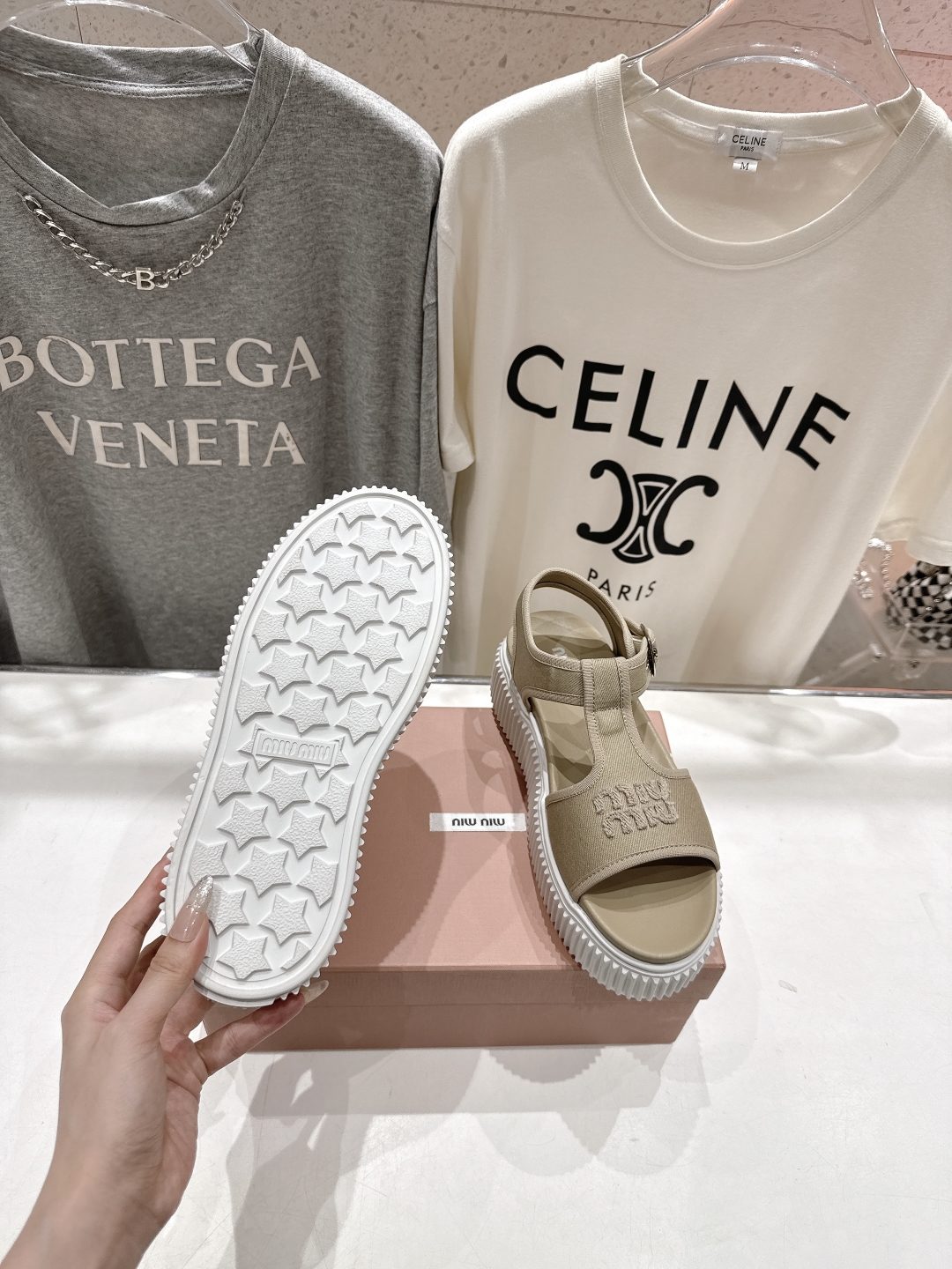 高版本出厂
  MiuMiu*繆繆25ss new arrival～miu家2025ss走秀款帆布鞋厚底
