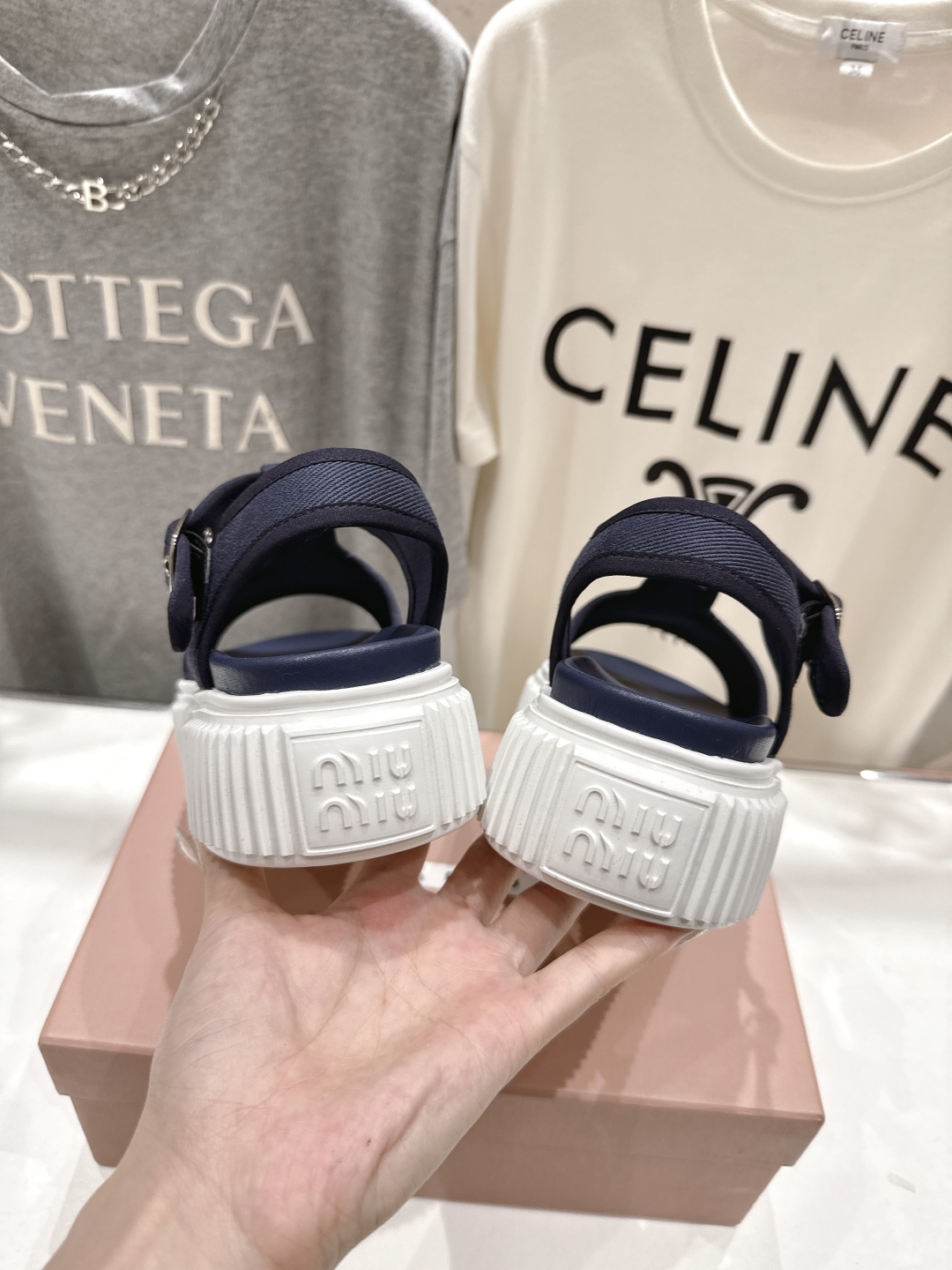 高版本出厂
  MiuMiu*繆繆25ss new arrival～miu家2025ss走秀款帆布鞋厚底