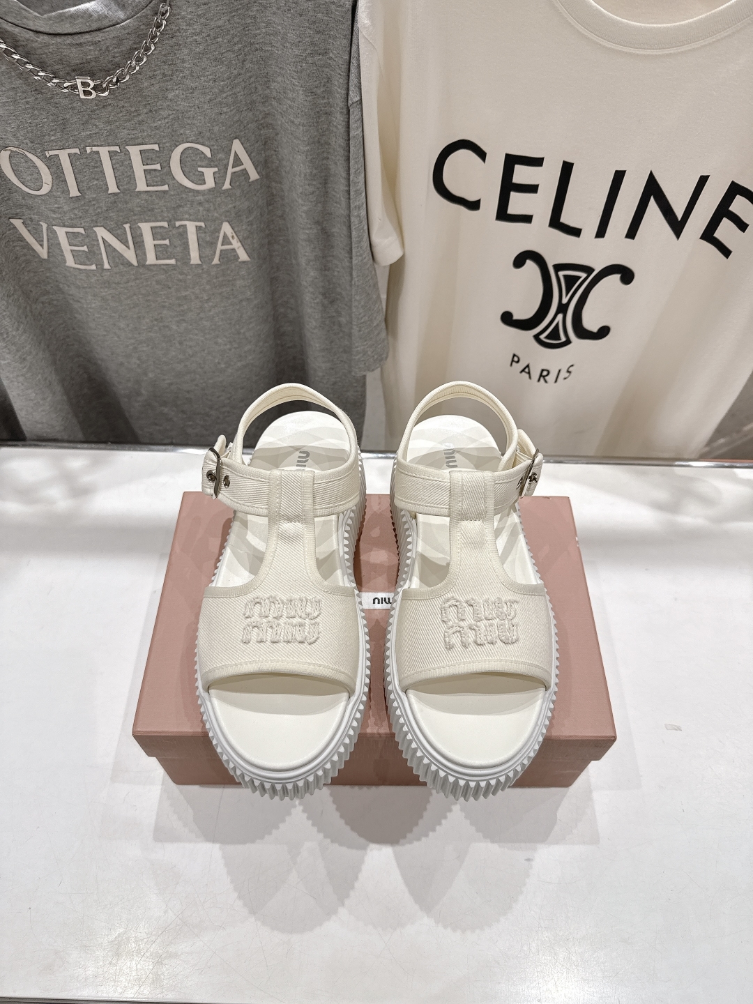 高版本出厂
  MiuMiu*繆繆25ss new arrival～miu家2025ss走秀款帆布鞋厚底