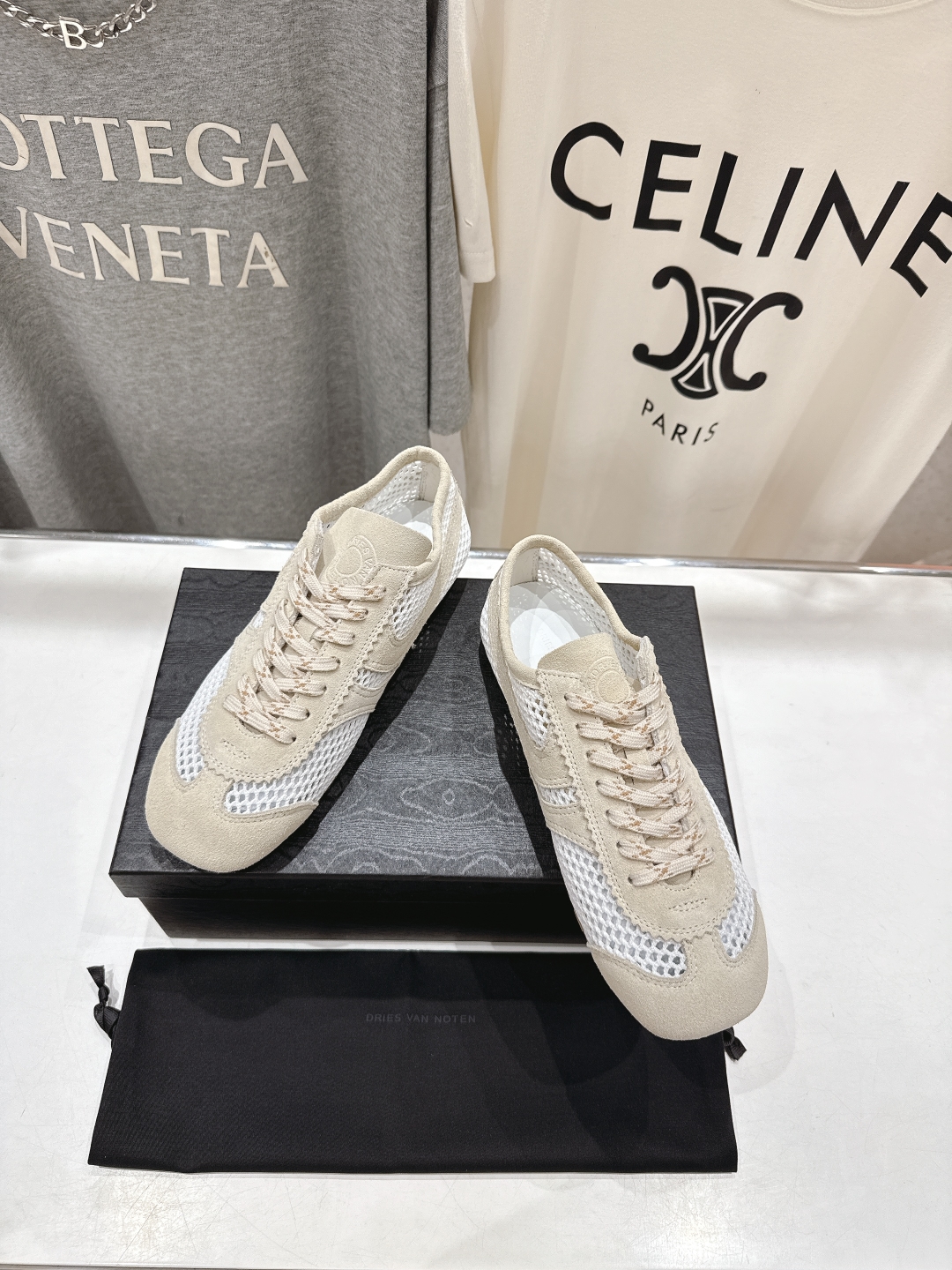 高版本出厂 网面
 Dries Van Noten 情侣款#DVN德训鞋阿甘鞋复古休闲鞋，最近的爆款
很