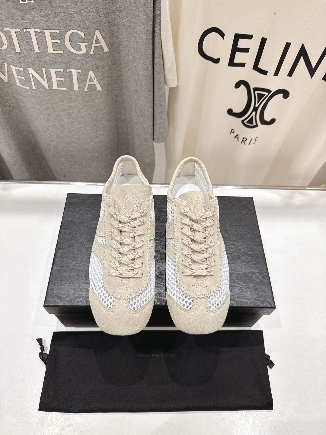 高版本出厂 网面
 Dries Van Noten 情侣款#DVN德训鞋阿甘鞋复古休闲鞋，最近的爆款
很