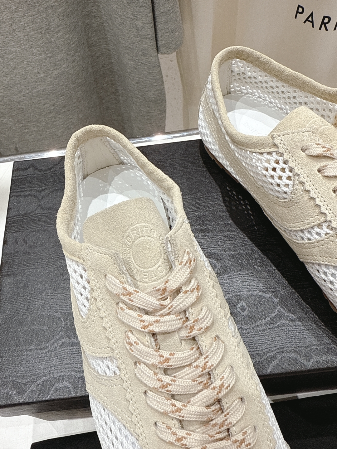 高版本出厂 网面
 Dries Van Noten 情侣款#DVN德训鞋阿甘鞋复古休闲鞋，最近的爆款
很