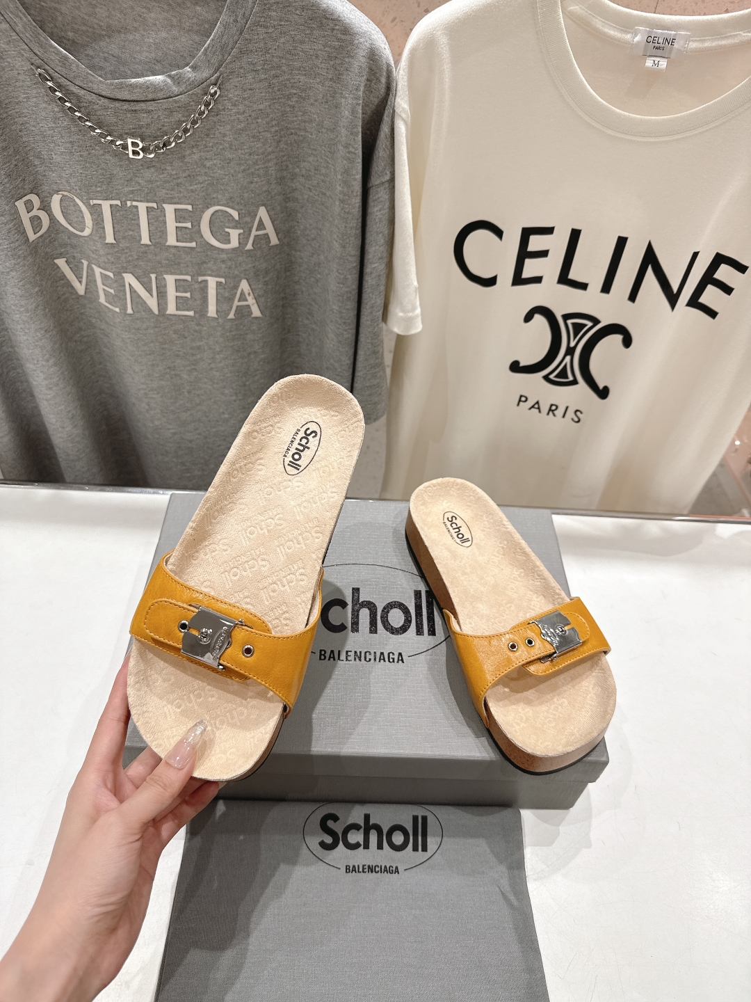 高版本出厂
 Scholl & Balenciaga巴黎世家联名款25ss夏季新款圆头软木平底防滑一字拖