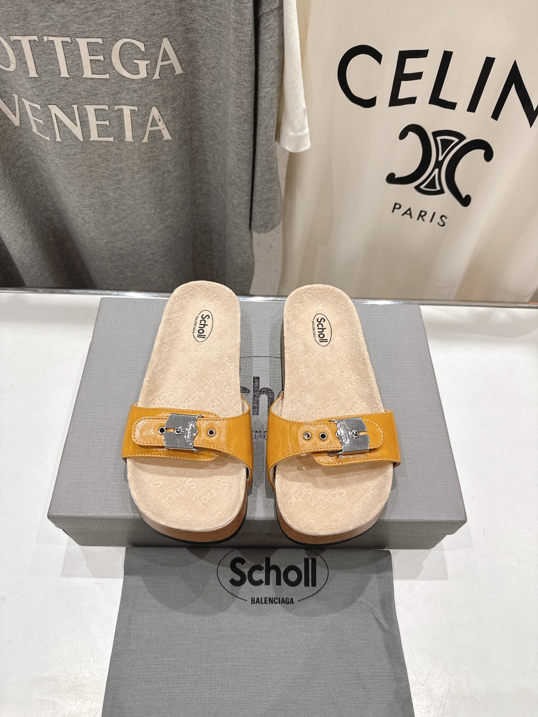 高版本出厂
 Scholl & Balenciaga巴黎世家联名款25ss夏季新款圆头软木平底防滑一字拖
