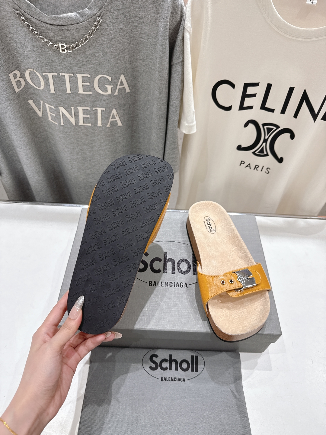 高版本出厂
 Scholl & Balenciaga巴黎世家联名款25ss夏季新款圆头软木平底防滑一字拖