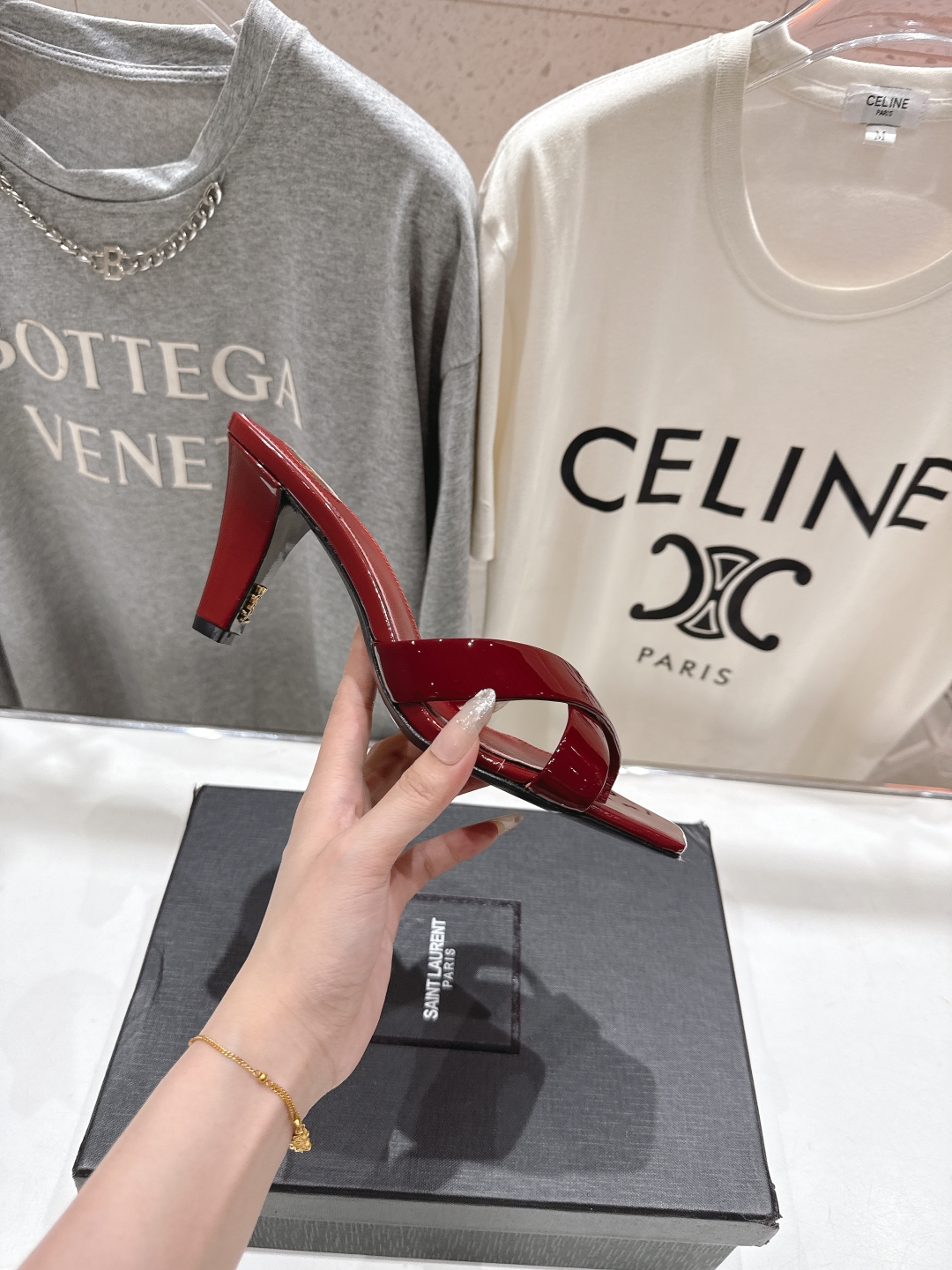 高版本出厂
 SAINT LAUREN*～圣罗兰ysl 25ss春夏全新走秀款高跟拖鞋·全新鞋型

唯有