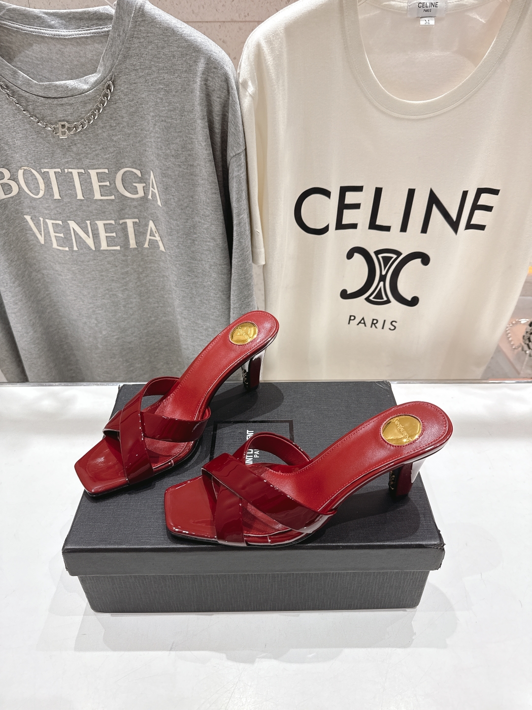高版本出厂
 SAINT LAUREN*～圣罗兰ysl 25ss春夏全新走秀款高跟拖鞋·全新鞋型

唯有