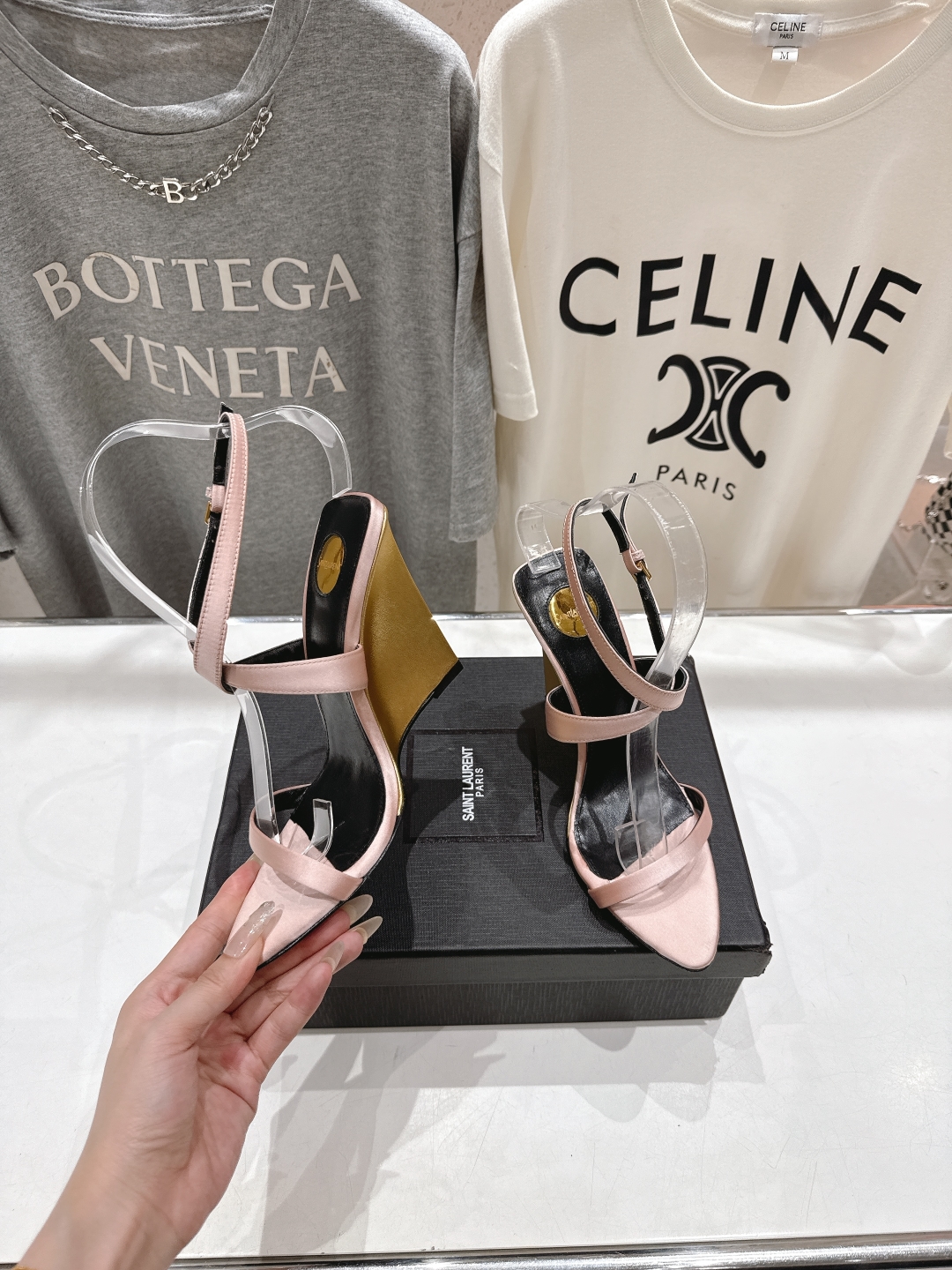 高版本出厂
 SAINT LAUREN*～圣罗兰ysl 25ss春夏全新走秀款高跟凉鞋·全新鞋型

唯有