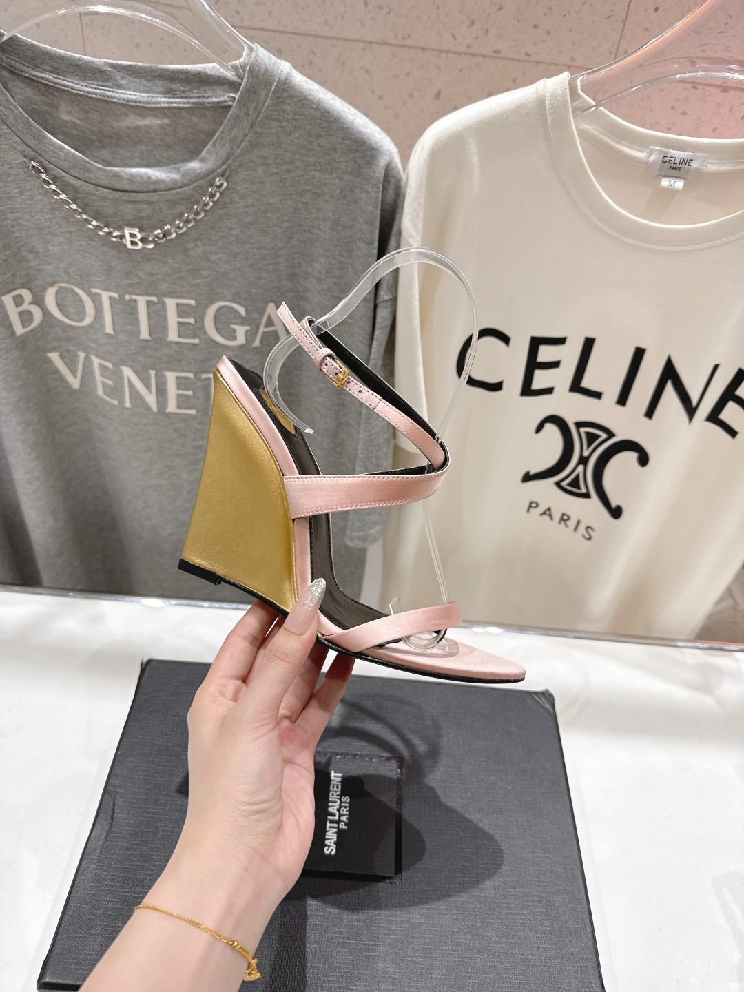 高版本出厂
 SAINT LAUREN*～圣罗兰ysl 25ss春夏全新走秀款高跟凉鞋·全新鞋型

唯有