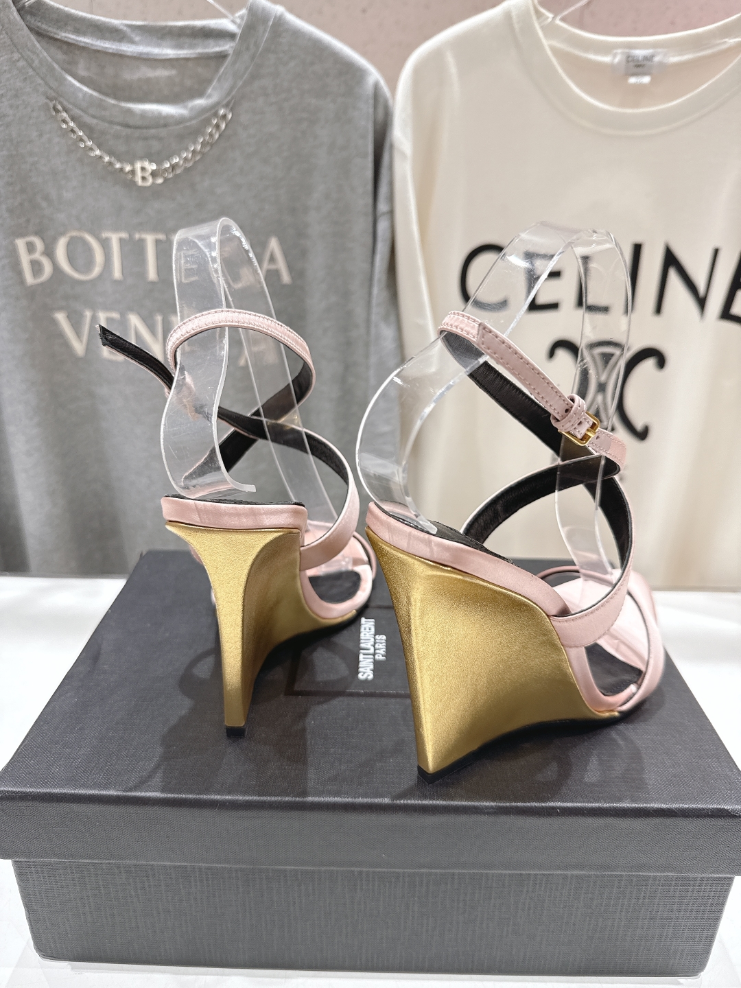 高版本出厂
 SAINT LAUREN*～圣罗兰ysl 25ss春夏全新走秀款高跟凉鞋·全新鞋型

唯有