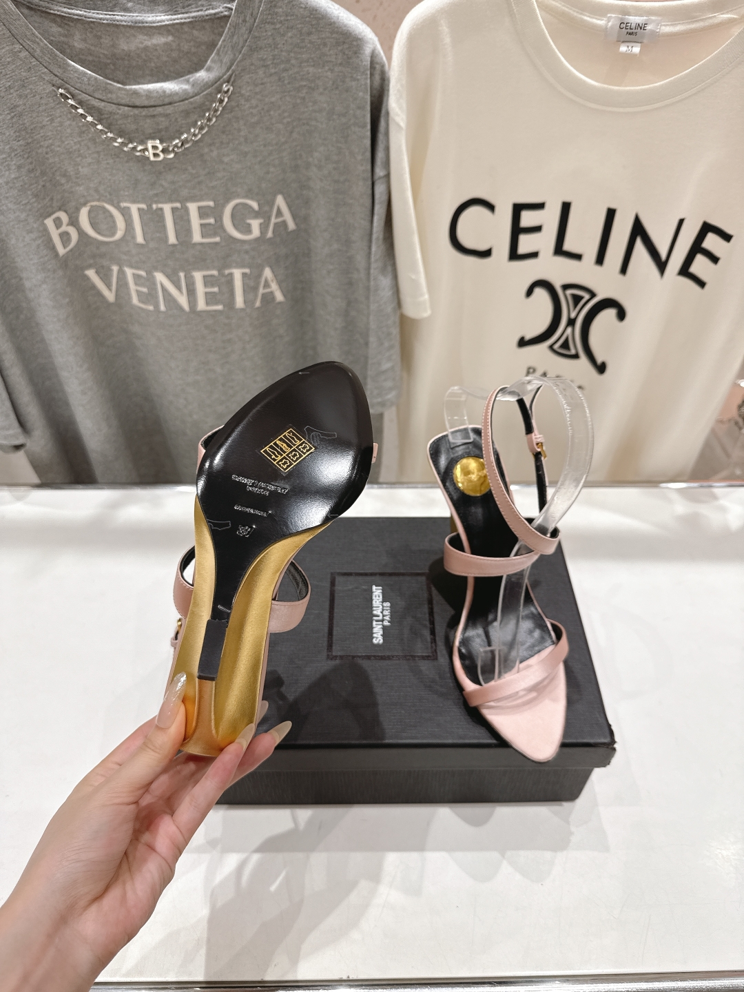 高版本出厂
 SAINT LAUREN*～圣罗兰ysl 25ss春夏全新走秀款高跟凉鞋·全新鞋型

唯有