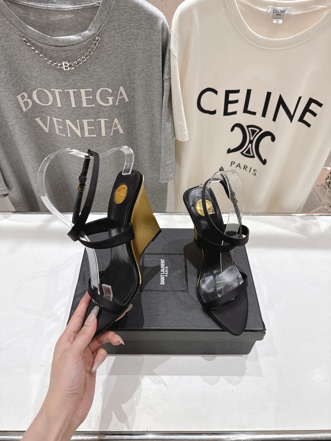 高版本出厂
 SAINT LAUREN*～圣罗兰ysl 25ss春夏全新走秀款高跟凉鞋·全新鞋型

唯有