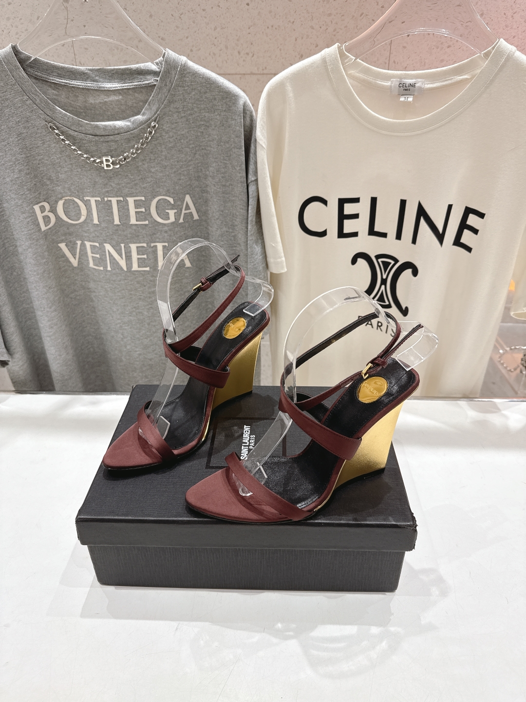 高版本出厂
 SAINT LAUREN*～圣罗兰ysl 25ss春夏全新走秀款高跟凉鞋·全新鞋型

唯有