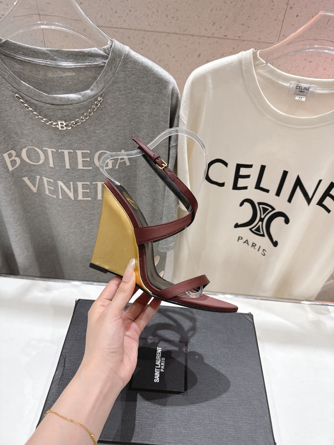 高版本出厂
 SAINT LAUREN*～圣罗兰ysl 25ss春夏全新走秀款高跟凉鞋·全新鞋型

唯有
