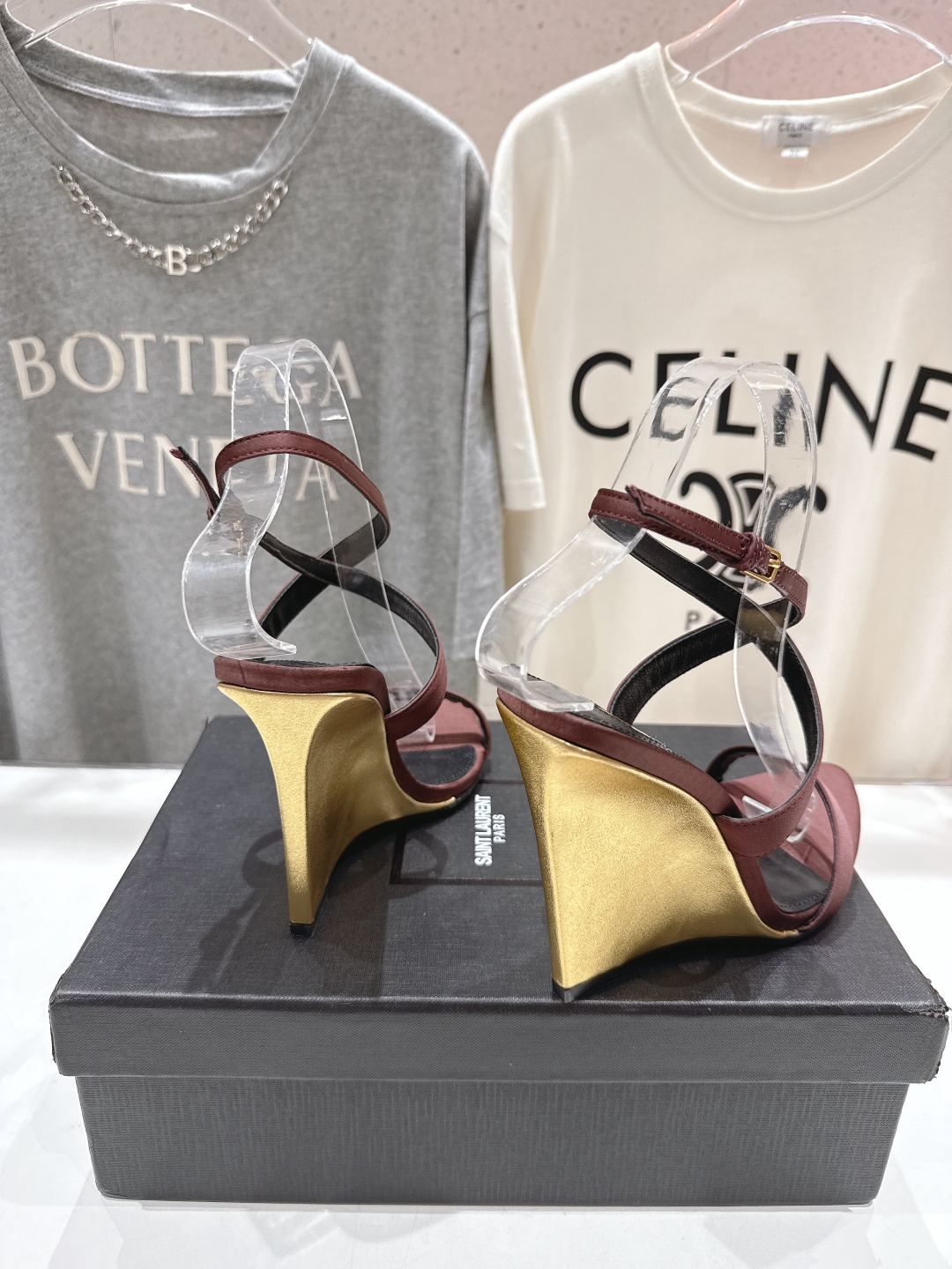 高版本出厂
 SAINT LAUREN*～圣罗兰ysl 25ss春夏全新走秀款高跟凉鞋·全新鞋型

唯有