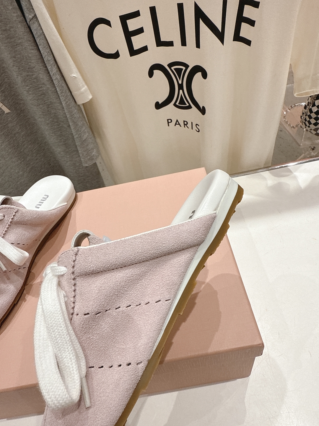 顶级出厂 皮面
 MiuMiu 缪缪2025ss早春新品轻便半拖球鞋德训鞋休闲鞋，缪缪大秀上爆出的这双球