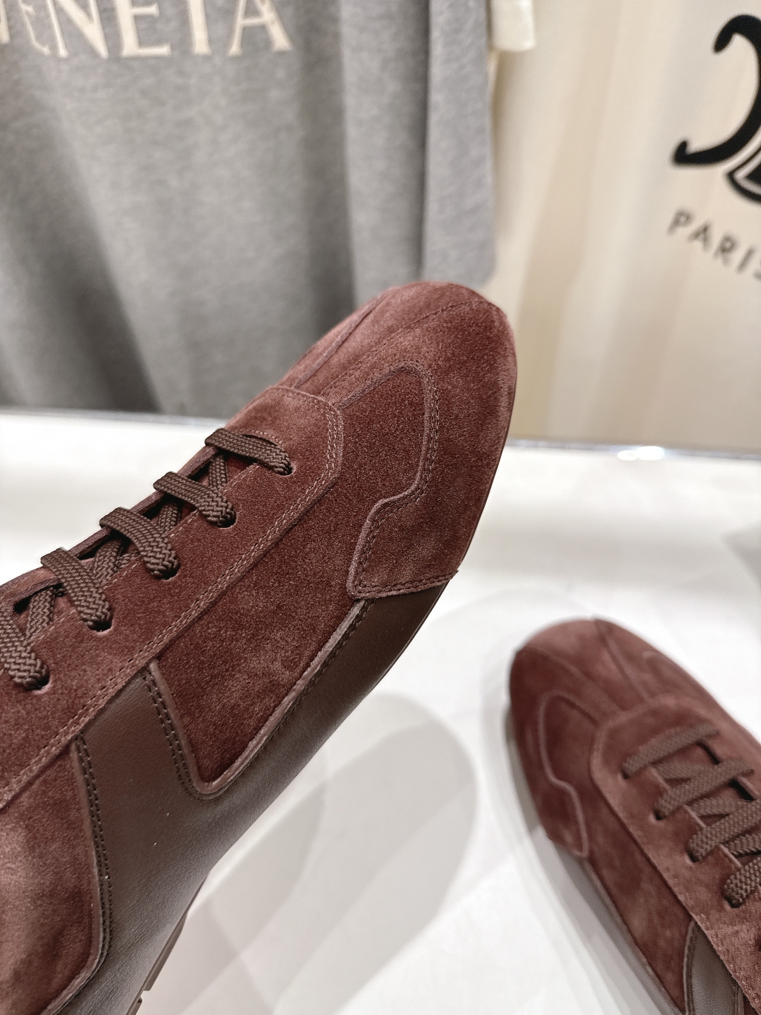 高版本出厂   情侣款
  Prada*普拉达P家25ssfw～new新款绑带情侣款休闲鞋，低调奢华懒人