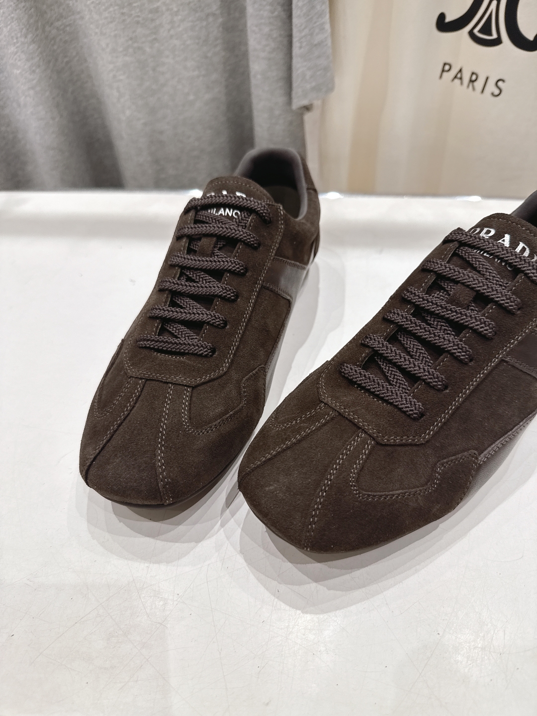 高版本出厂   情侣款
  Prada*普拉达P家25ssfw～new新款绑带情侣款休闲鞋，低调奢华懒人