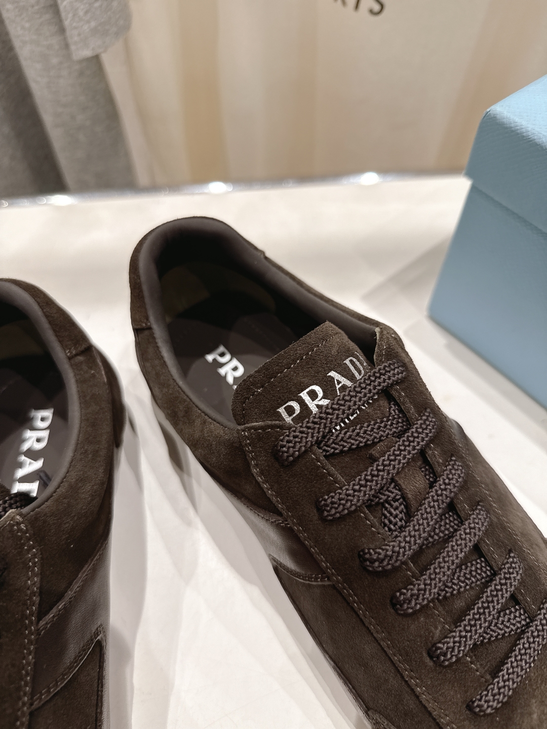 高版本出厂   情侣款
  Prada*普拉达P家25ssfw～new新款绑带情侣款休闲鞋，低调奢华懒人