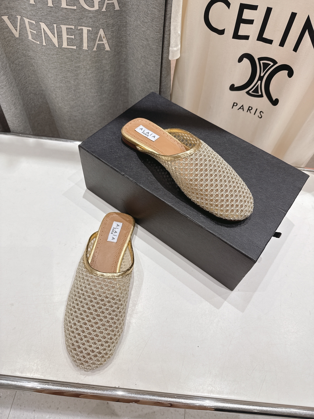 高版本出厂 半托
 独家新品 Alaia 阿莱亚25ss/ 走秀款平底半托网面芭蕾舞鞋 最近超火的一款平