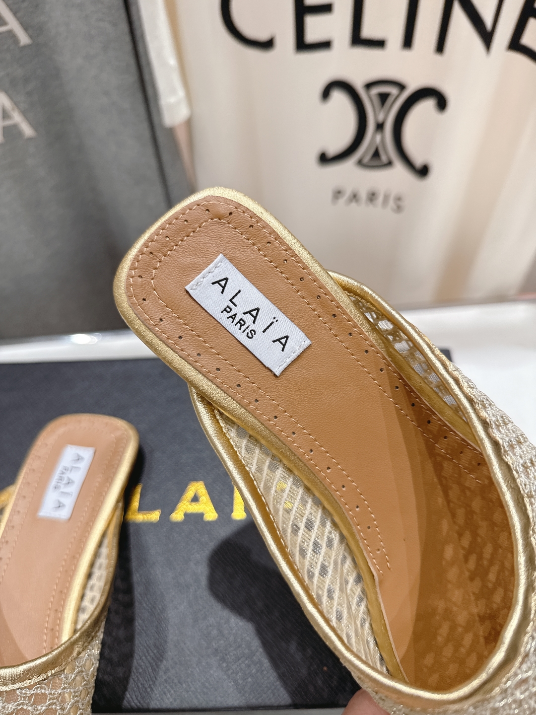 高版本出厂 半托
 独家新品 Alaia 阿莱亚25ss/ 走秀款平底半托网面芭蕾舞鞋 最近超火的一款平
