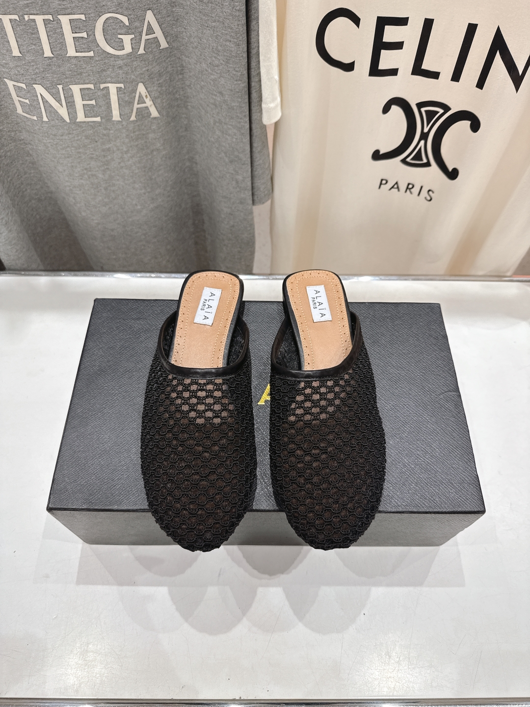 高版本出厂 半托
 独家新品 Alaia 阿莱亚25ss/ 走秀款平底半托网面芭蕾舞鞋 最近超火的一款平