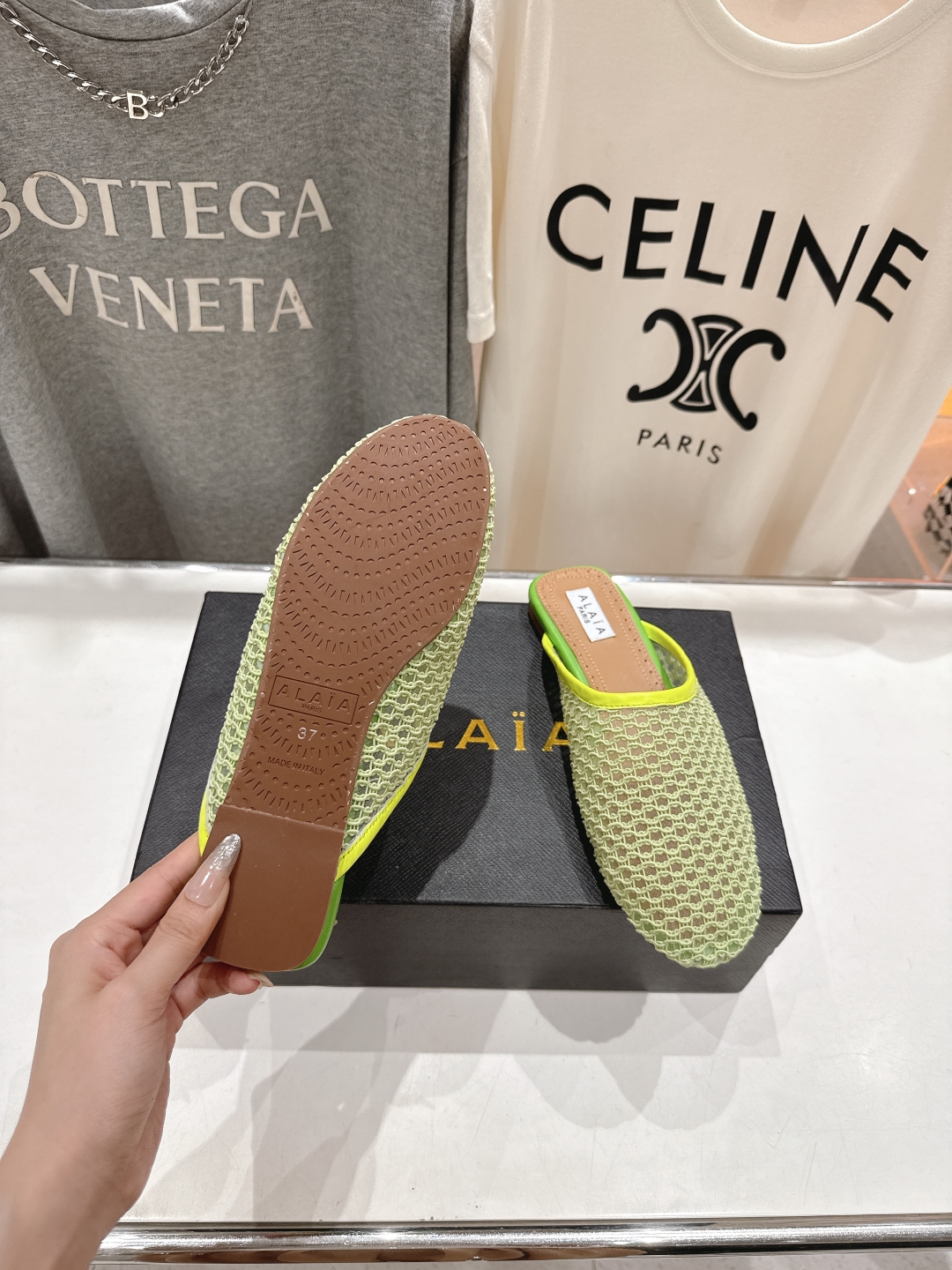 高版本出厂 半托
 独家新品 Alaia 阿莱亚25ss/ 走秀款平底半托网面芭蕾舞鞋 最近超火的一款平