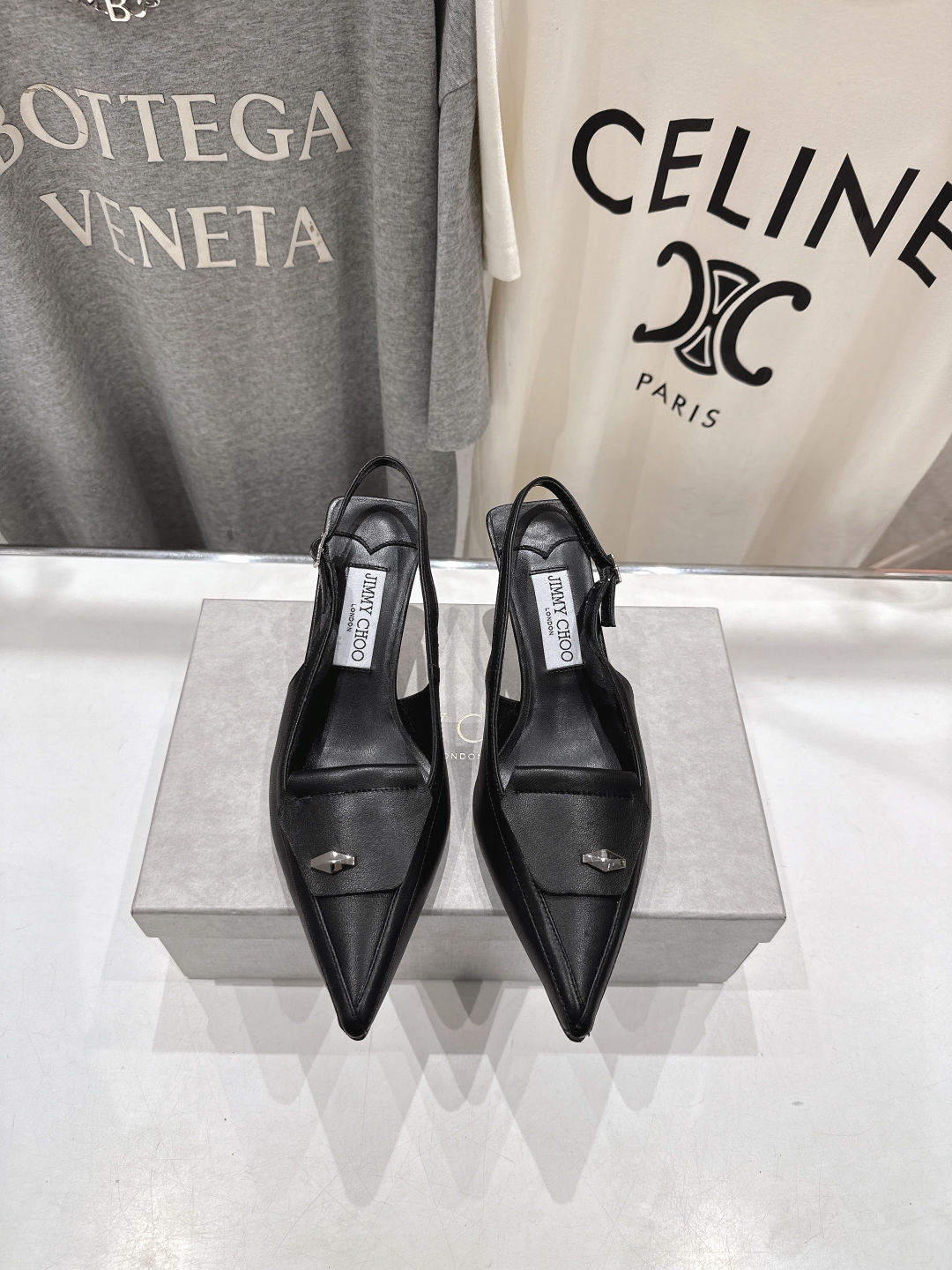 高版本出厂
  JIMMY CHOO*｜JC/吉米周2025ss新款简约尖头高跟鞋凉鞋

原版套楦，完美