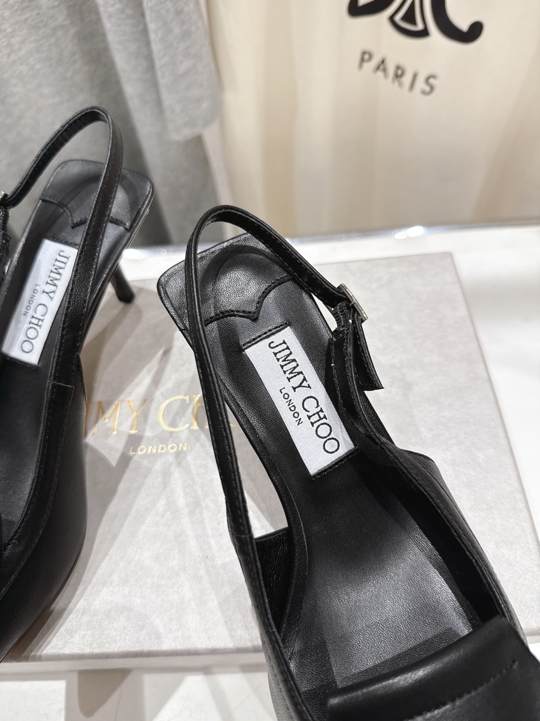 高版本出厂
  JIMMY CHOO*｜JC/吉米周2025ss新款简约尖头高跟鞋凉鞋

原版套楦，完美
