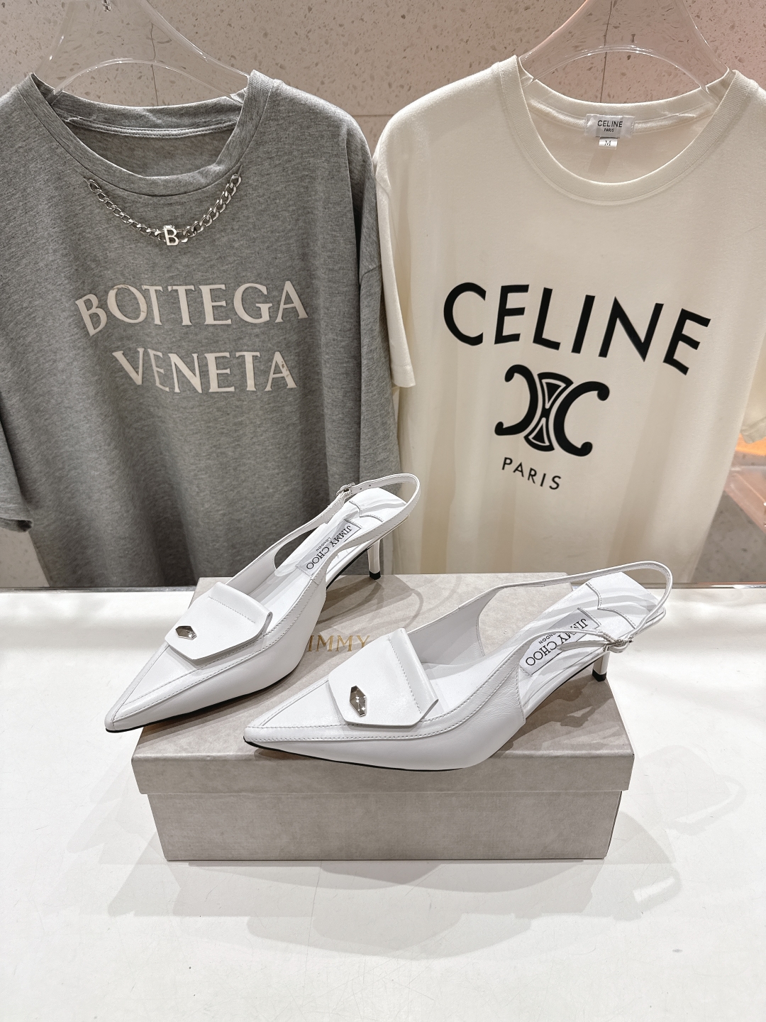 高版本出厂
  JIMMY CHOO*｜JC/吉米周2025ss新款简约尖头高跟鞋凉鞋

原版套楦，完美
