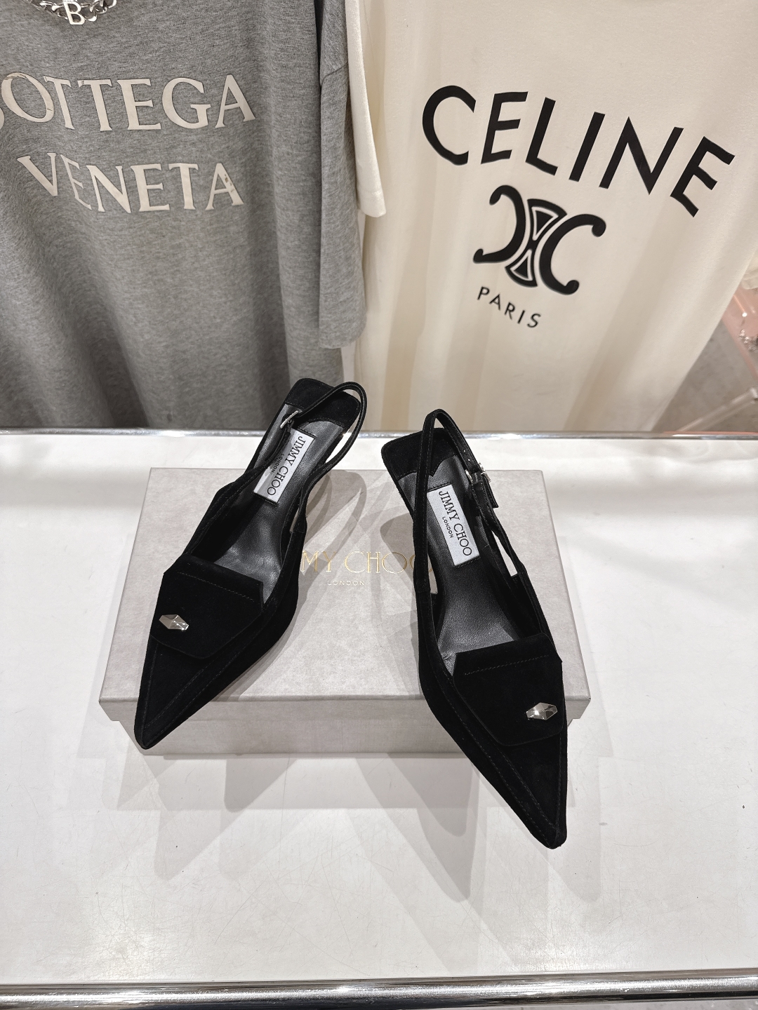 高版本出厂
  JIMMY CHOO｜JC/吉米周2025ss新款简约尖头高跟鞋凉鞋

原版套楦，完美的