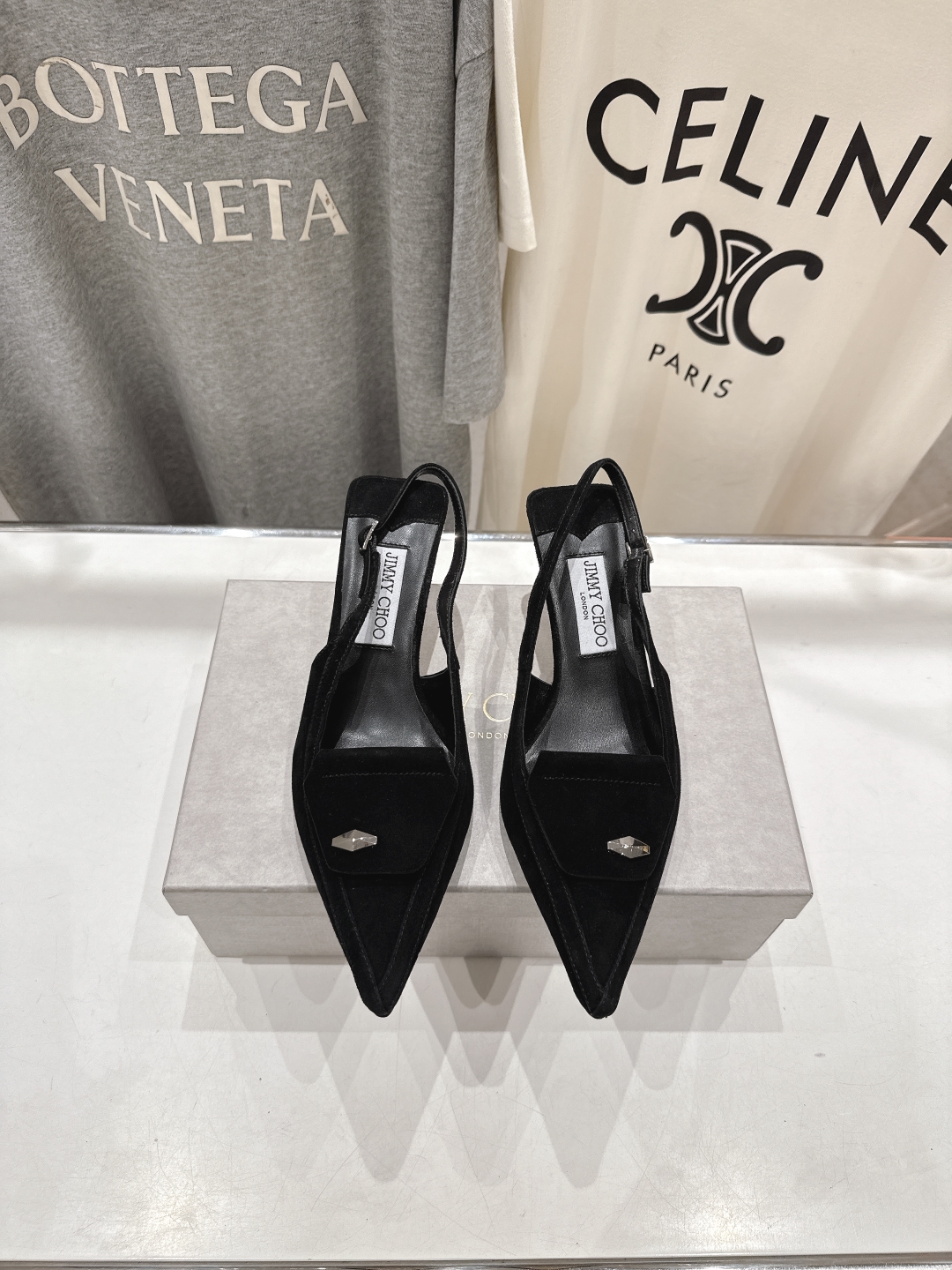 高版本出厂
  JIMMY CHOO｜JC/吉米周2025ss新款简约尖头高跟鞋凉鞋

原版套楦，完美的