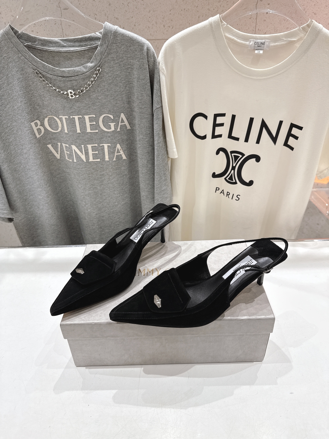 高版本出厂
  JIMMY CHOO｜JC/吉米周2025ss新款简约尖头高跟鞋凉鞋

原版套楦，完美的