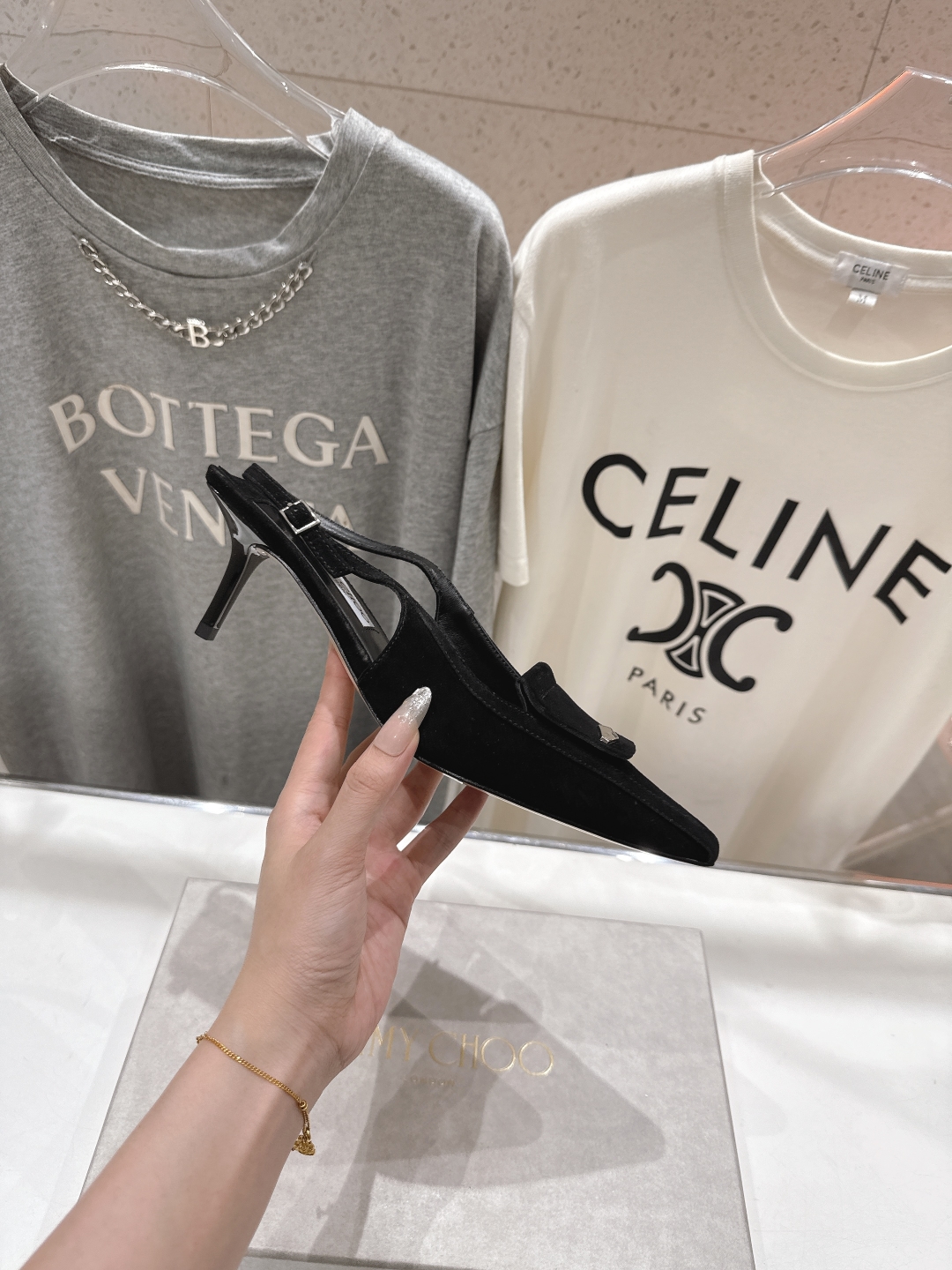 高版本出厂
  JIMMY CHOO｜JC/吉米周2025ss新款简约尖头高跟鞋凉鞋

原版套楦，完美的