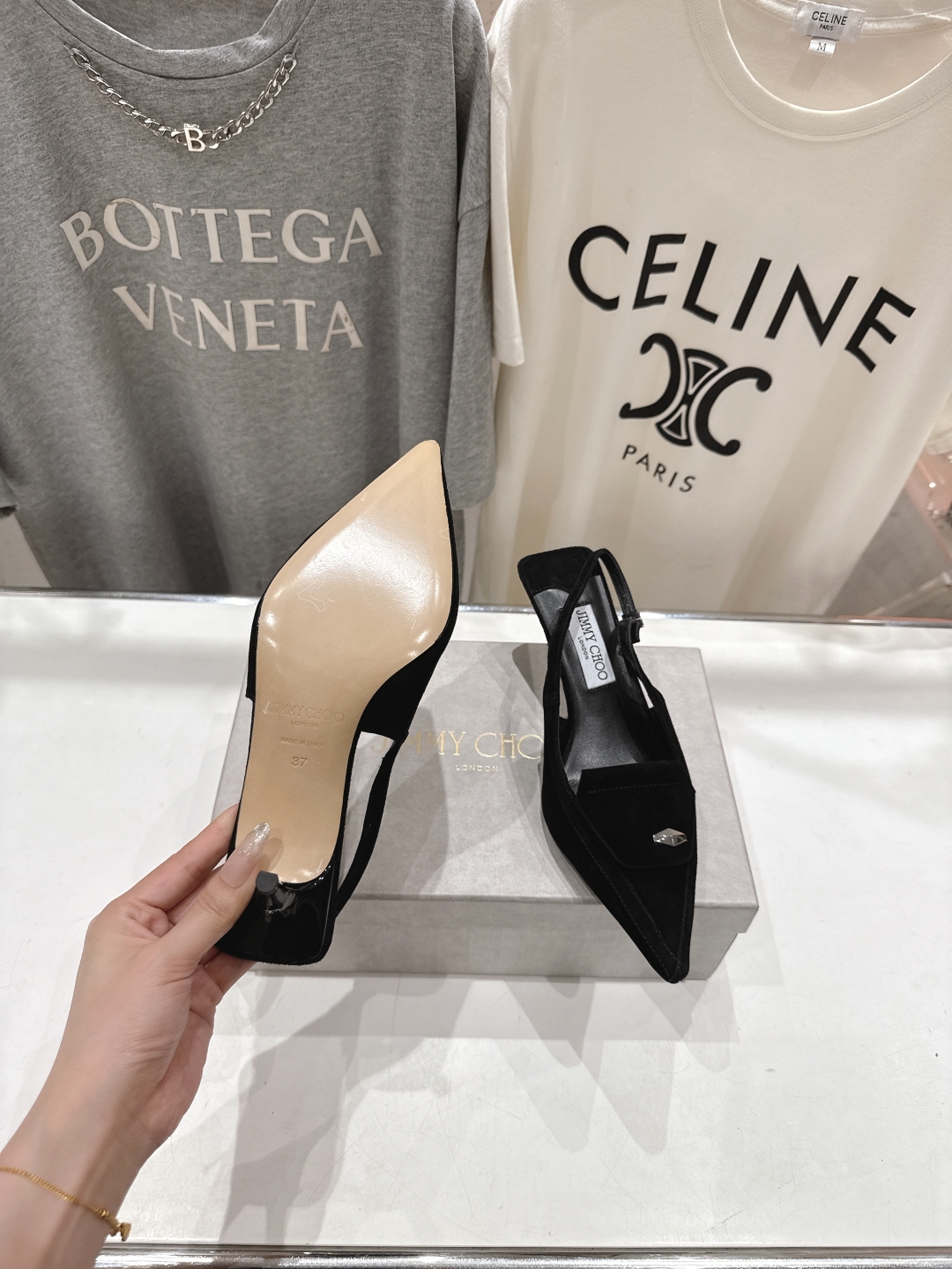 高版本出厂
  JIMMY CHOO｜JC/吉米周2025ss新款简约尖头高跟鞋凉鞋

原版套楦，完美的