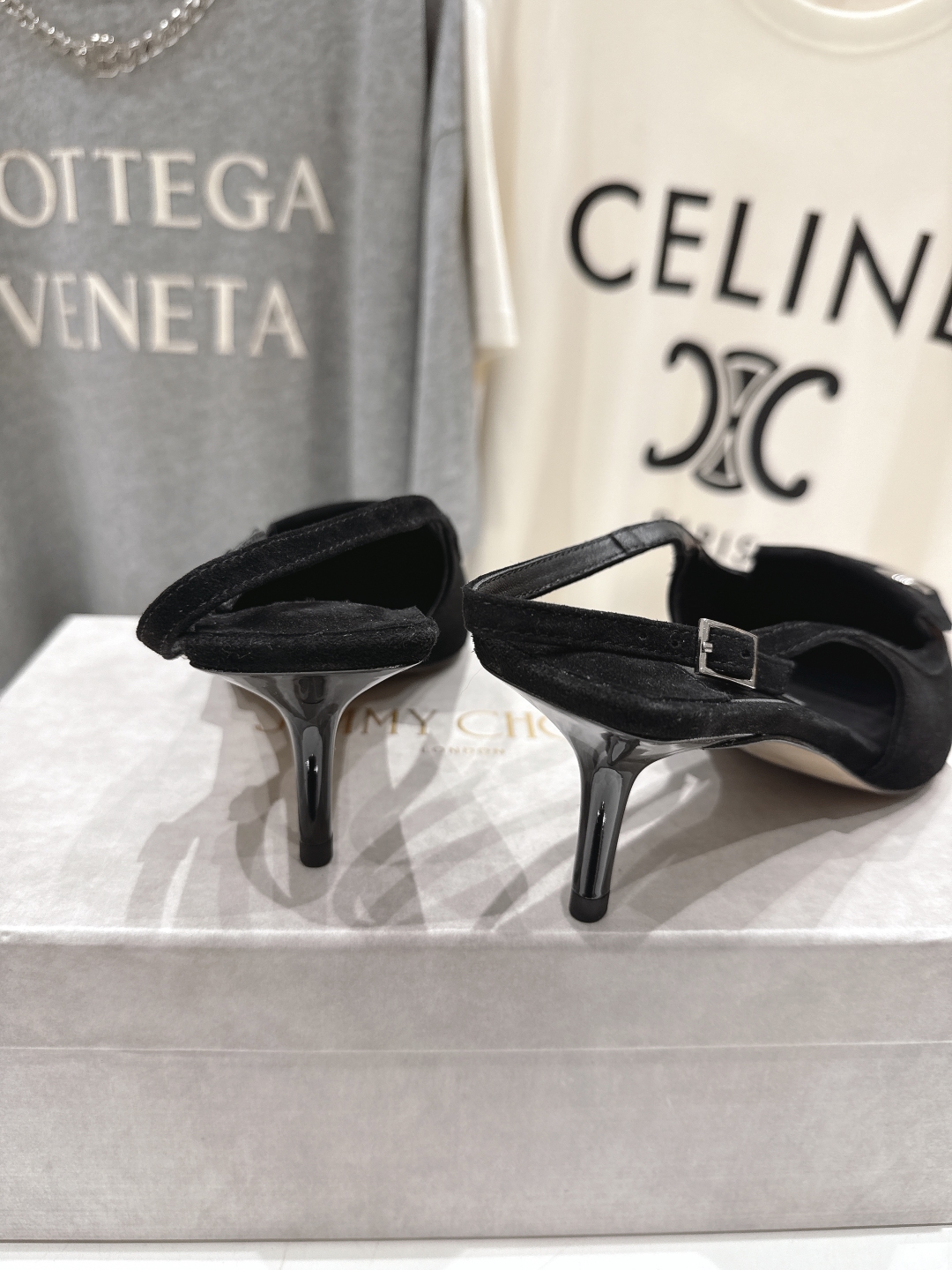 高版本出厂
  JIMMY CHOO｜JC/吉米周2025ss新款简约尖头高跟鞋凉鞋

原版套楦，完美的