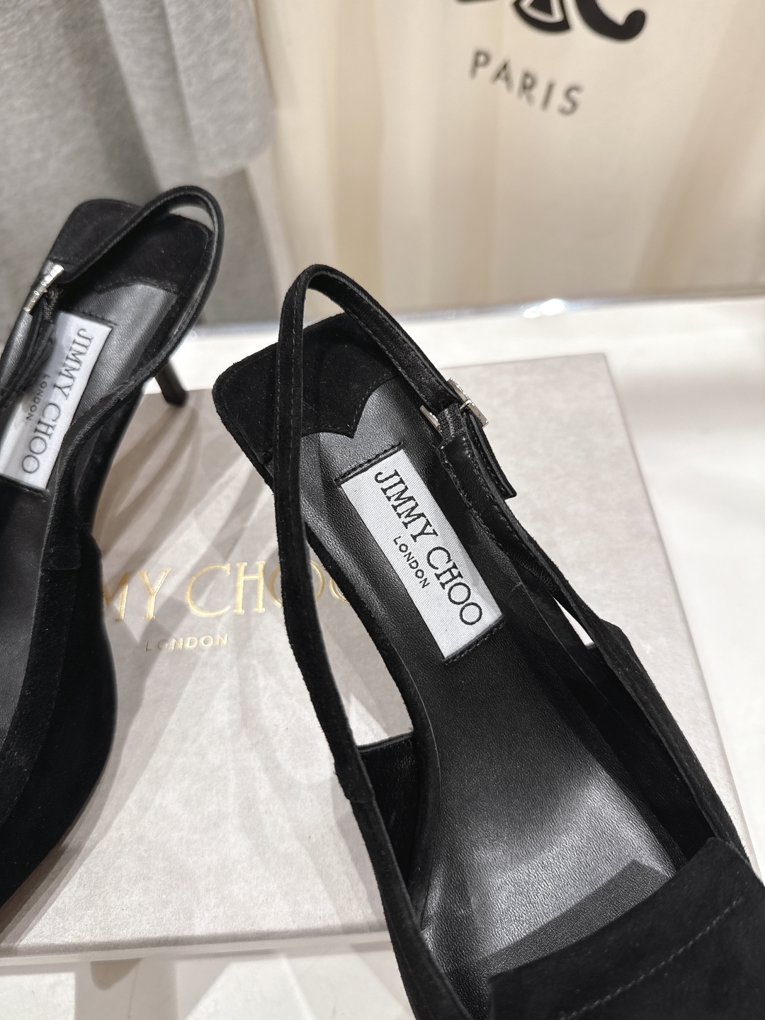 高版本出厂
  JIMMY CHOO｜JC/吉米周2025ss新款简约尖头高跟鞋凉鞋

原版套楦，完美的