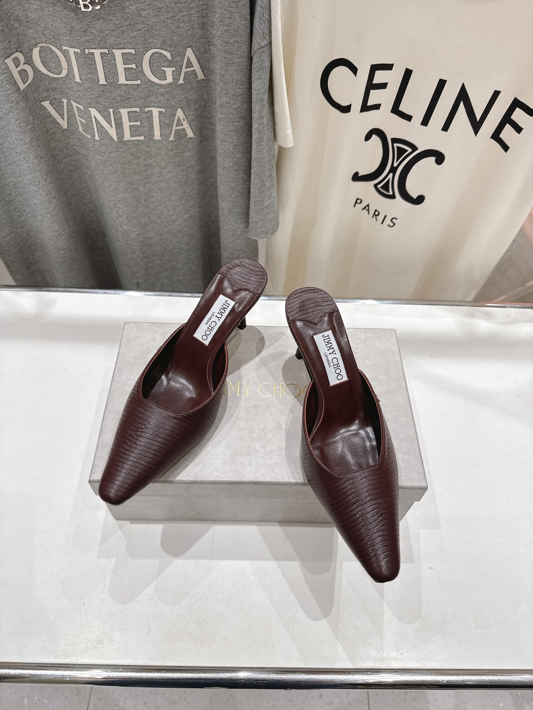 高版本出厂
  JIMMY CHOO*｜JC/吉米周2025ss新款简约尖头高跟鞋半包拖鞋

原版套楦，