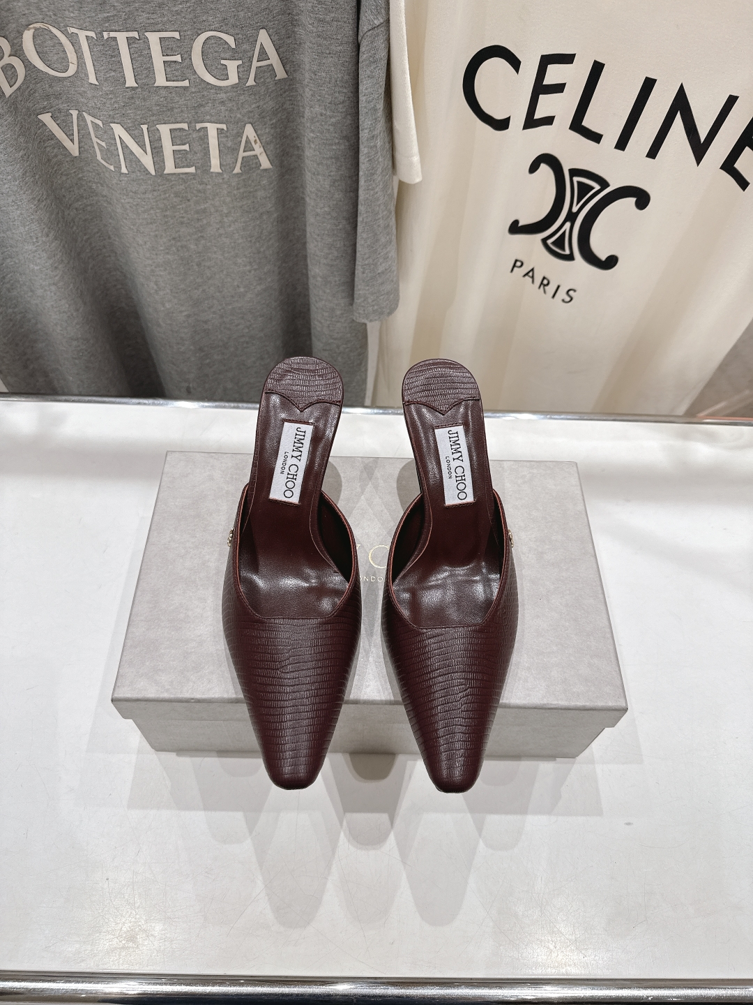 高版本出厂
  JIMMY CHOO*｜JC/吉米周2025ss新款简约尖头高跟鞋半包拖鞋

原版套楦，