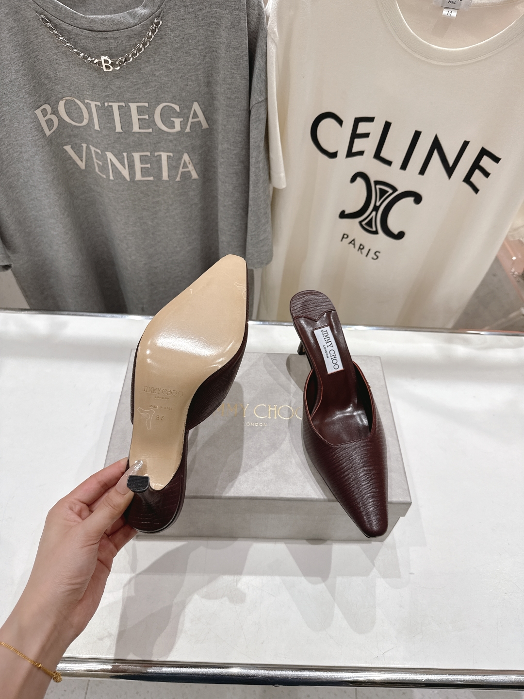 高版本出厂
  JIMMY CHOO*｜JC/吉米周2025ss新款简约尖头高跟鞋半包拖鞋

原版套楦，