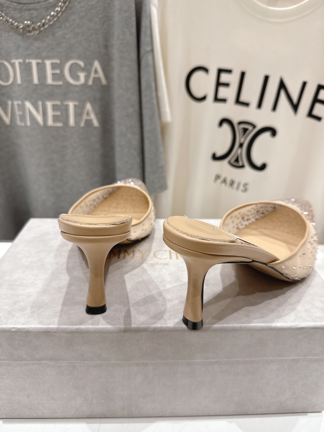 高版本出厂
  JIMMY CHOO*｜JC/吉米周2025ss新款简约烫钻高跟鞋拖鞋

原版套楦，完美