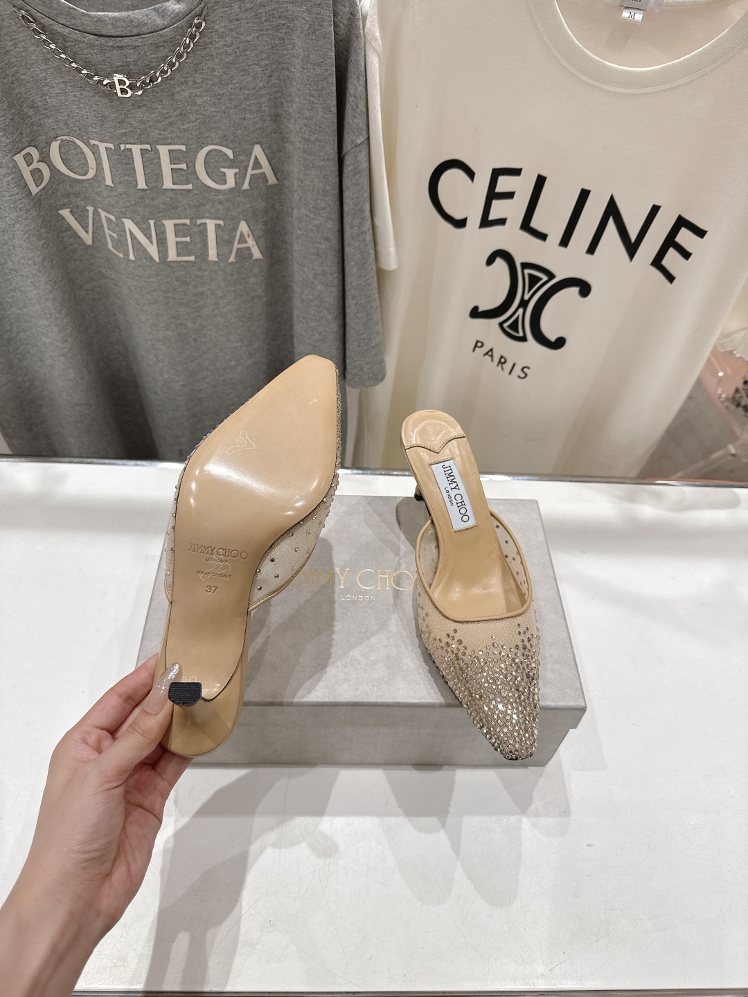 高版本出厂
  JIMMY CHOO*｜JC/吉米周2025ss新款简约烫钻高跟鞋拖鞋

原版套楦，完美