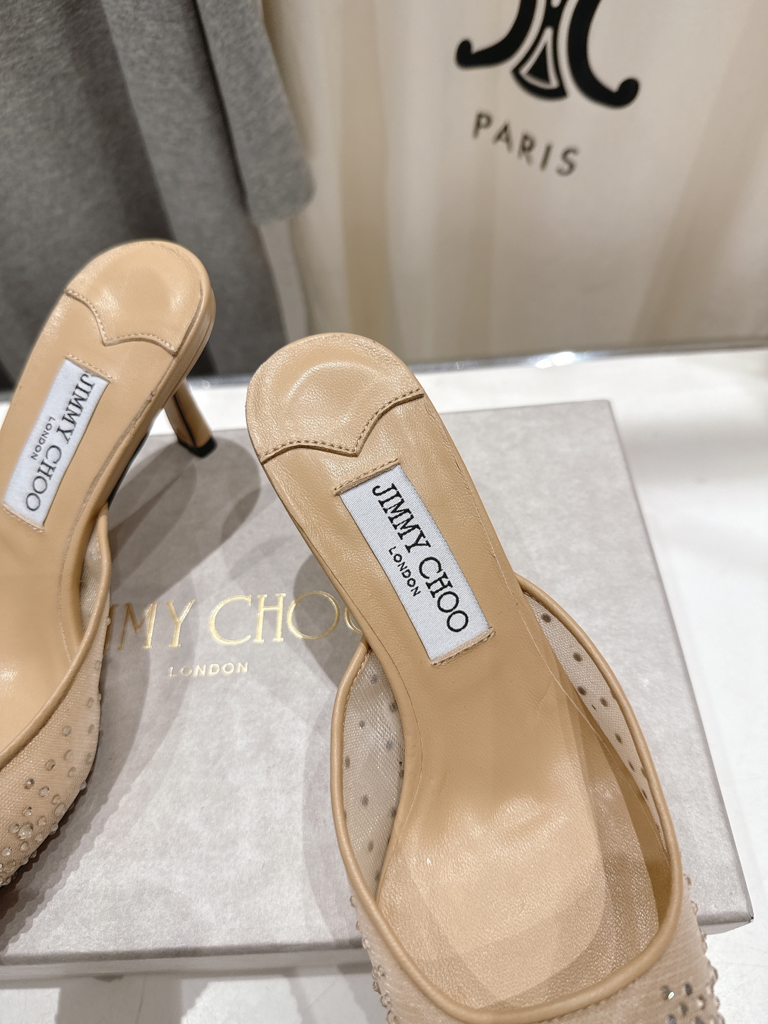 高版本出厂
  JIMMY CHOO*｜JC/吉米周2025ss新款简约烫钻高跟鞋拖鞋

原版套楦，完美